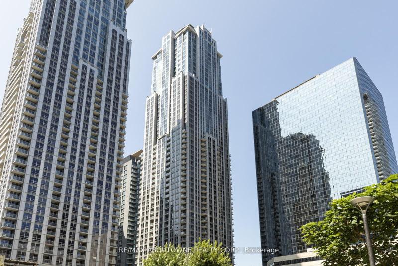 03 – 761 Bay Street, Toronto C01