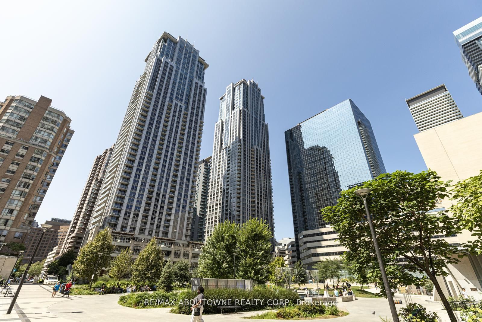 03 – 761 Bay Street, Toronto C01 ‣ C12476663 03 – 761 Bay Street, Toronto C01 ‣ C12476663