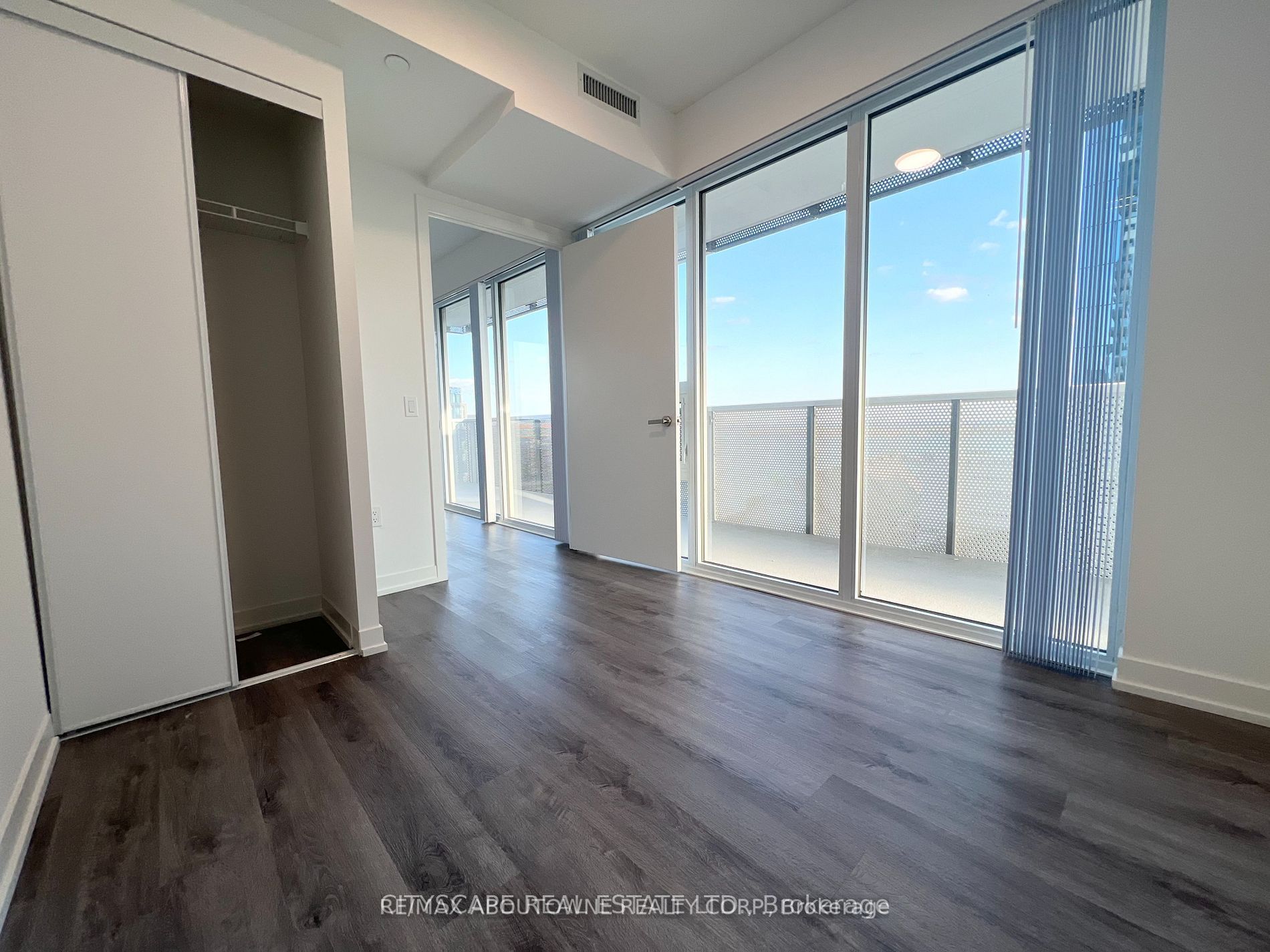 07 – 138 Downes Street, Toronto C08 ‣ C12480549 07 – 138 Downes Street, Toronto C08 ‣ C12480549