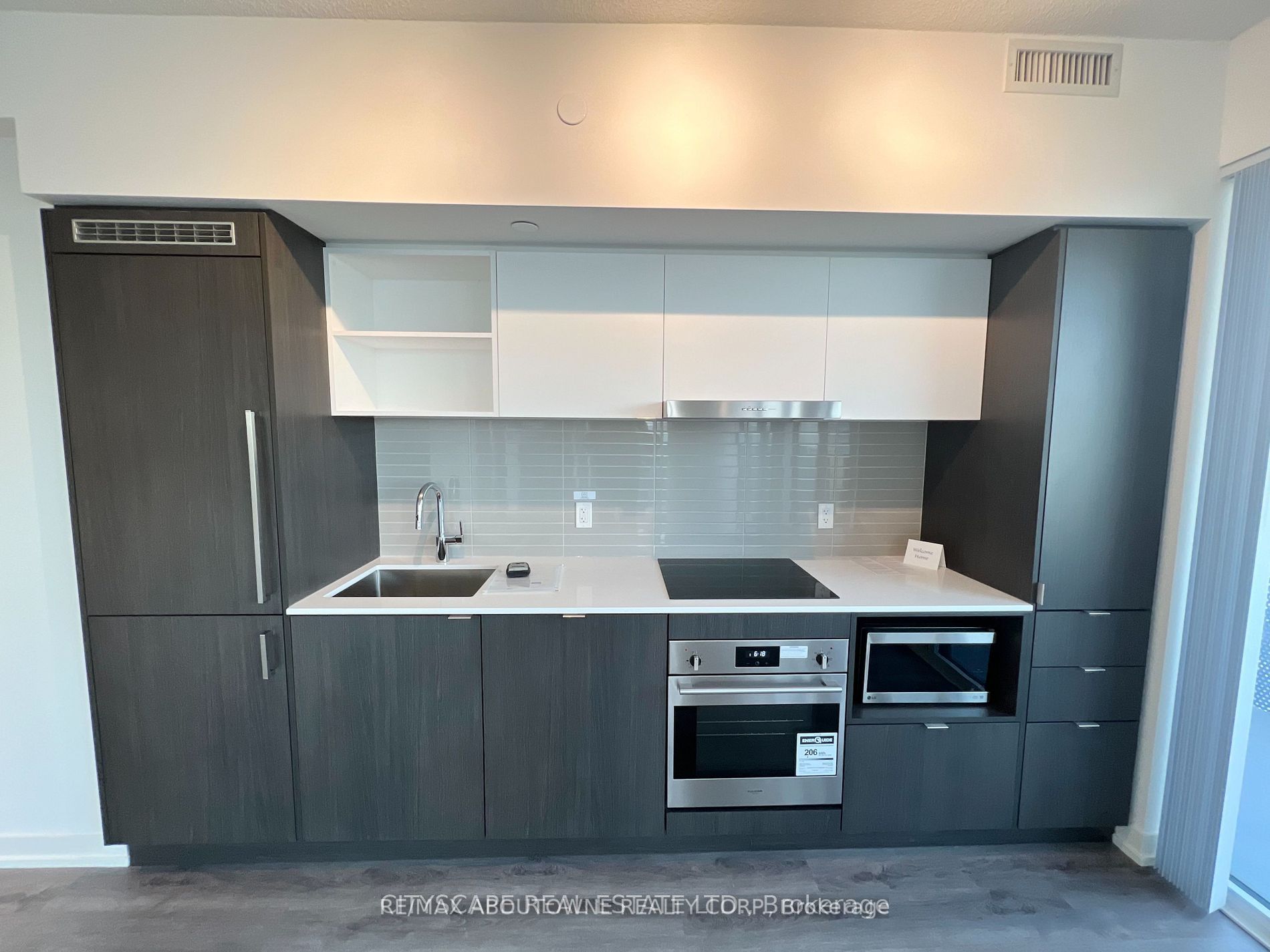 07 – 138 Downes Street, Toronto C08 ‣ C12480549 07 – 138 Downes Street, Toronto C08 ‣ C12480549