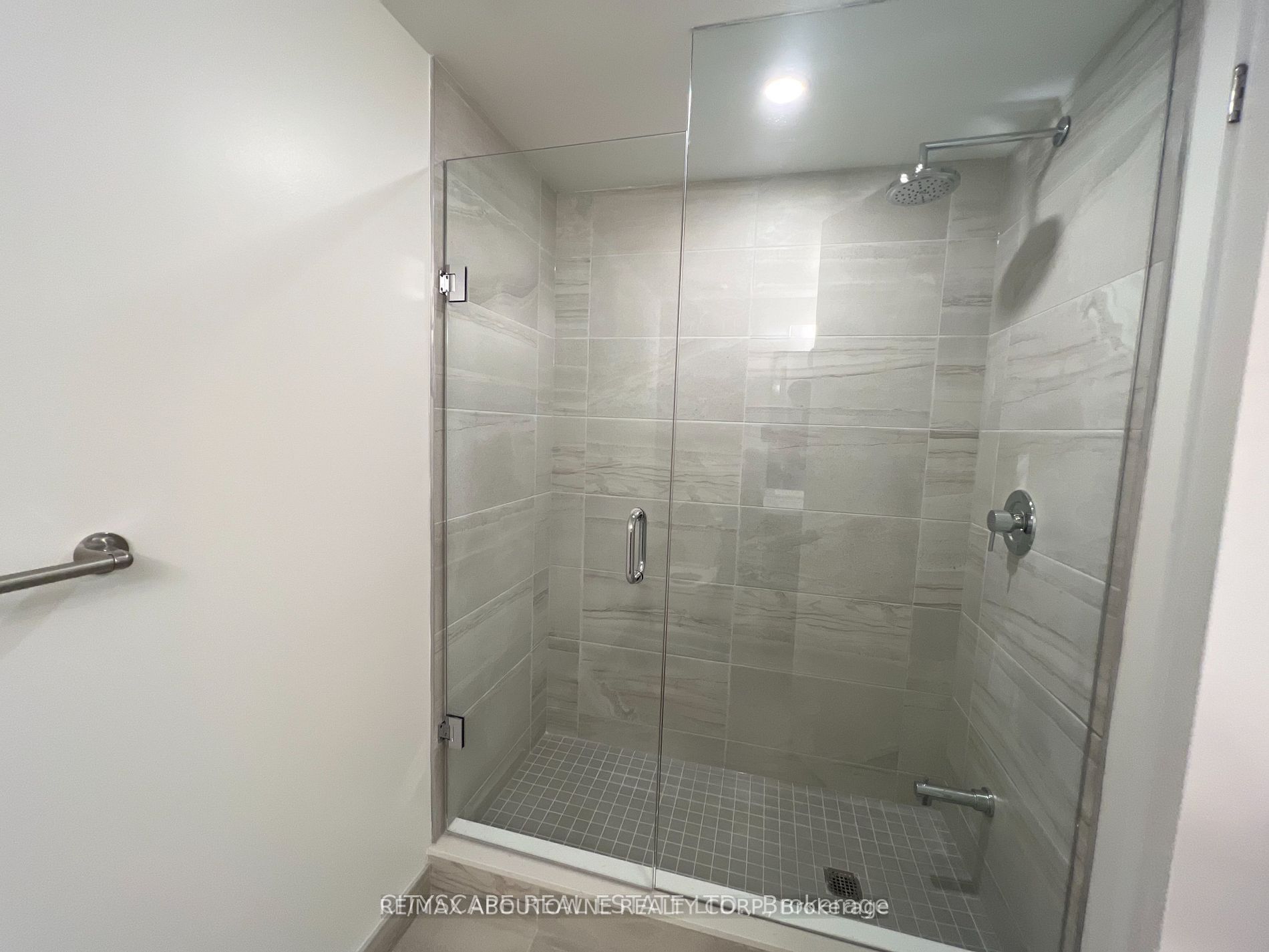 07 – 138 Downes Street, Toronto C08 ‣ C12480549 07 – 138 Downes Street, Toronto C08 ‣ C12480549