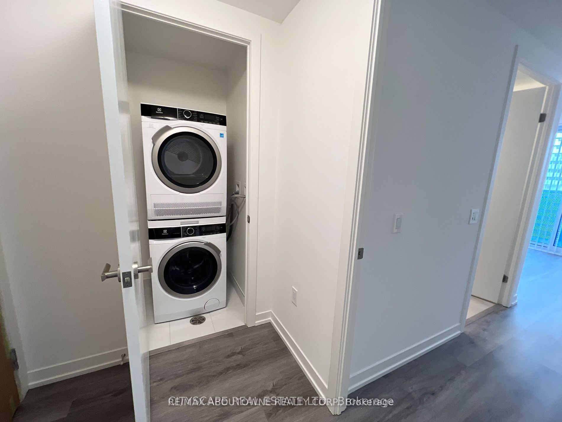 07 – 138 Downes Street, Toronto C08 ‣ C12480549 07 – 138 Downes Street, Toronto C08 ‣ C12480549