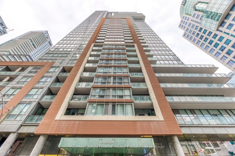 08 – 8 Mercer Street, Toronto C01