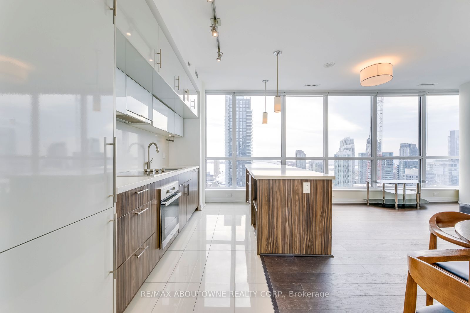 08 – 8 Mercer Street, Toronto C01 ‣ C12480820 08 – 8 Mercer Street, Toronto C01 ‣ C12480820