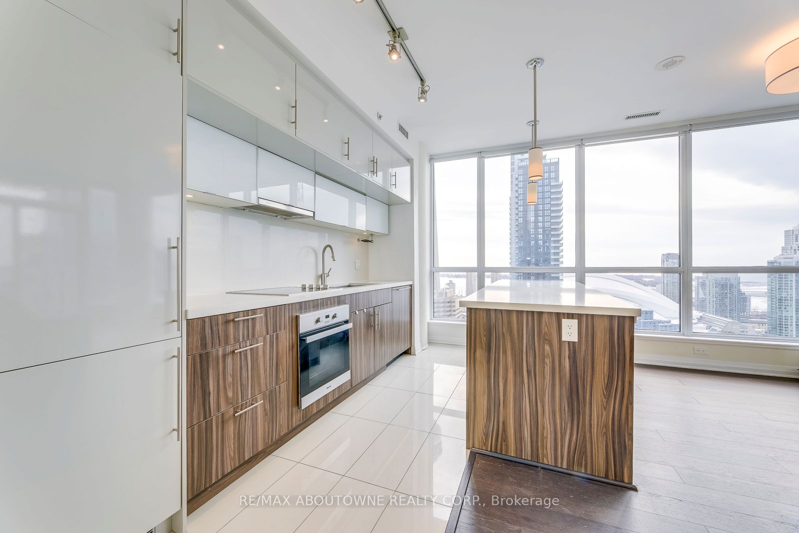 08 – 8 Mercer Street, Toronto C01 ‣ C12480820 08 – 8 Mercer Street, Toronto C01 ‣ C12480820