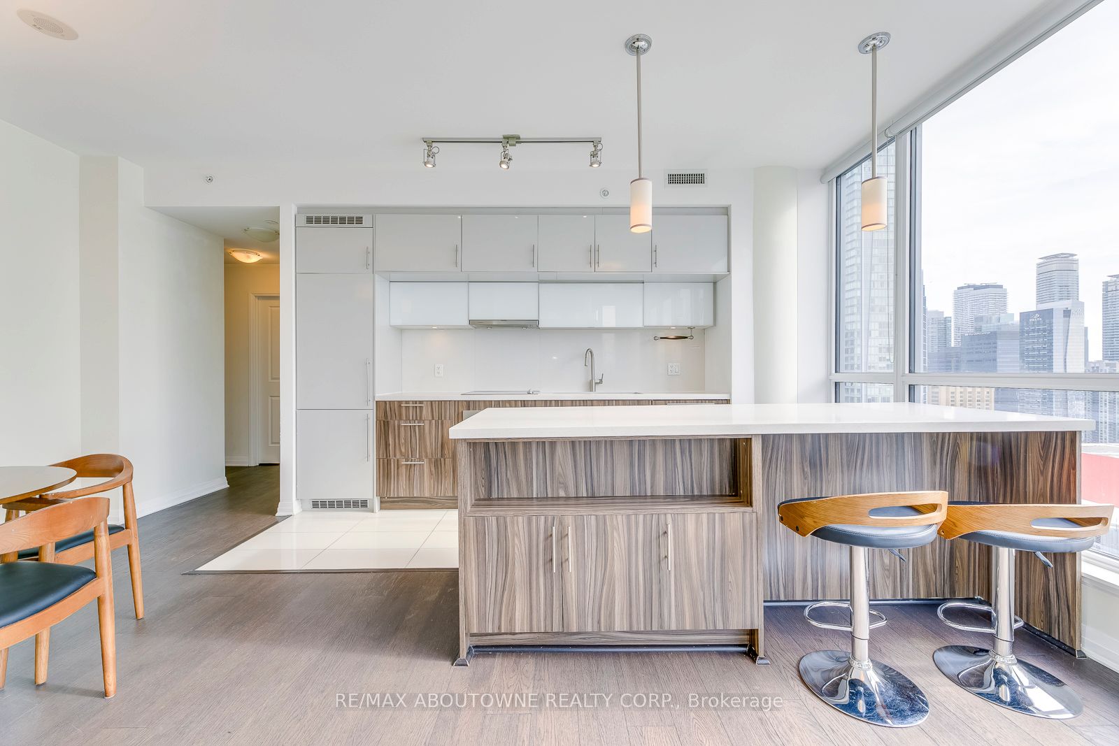 08 – 8 Mercer Street, Toronto C01 ‣ C12480820 08 – 8 Mercer Street, Toronto C01 ‣ C12480820