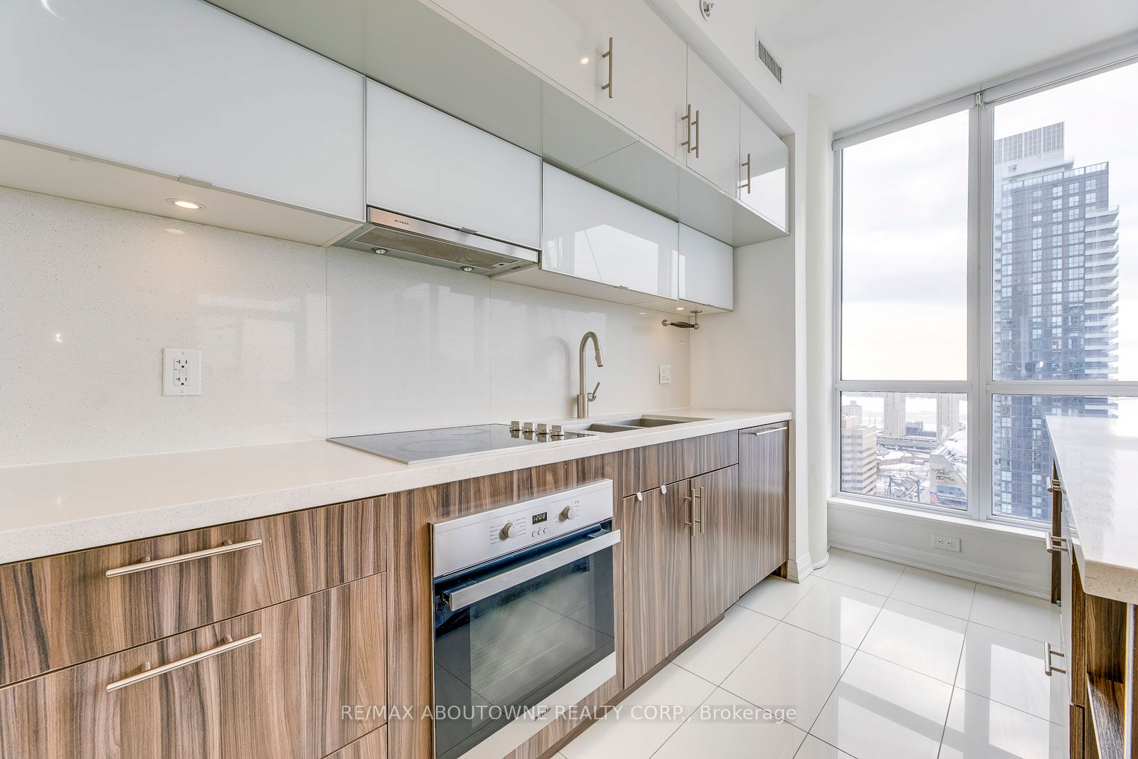 08 – 8 Mercer Street, Toronto C01 ‣ C12480820 08 – 8 Mercer Street, Toronto C01 ‣ C12480820