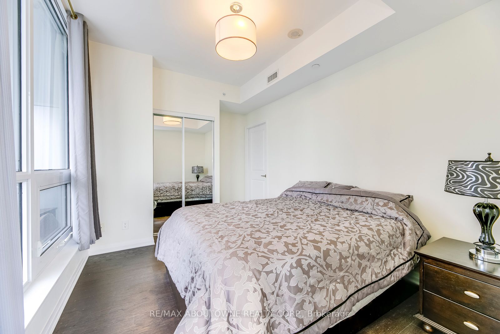 08 – 8 Mercer Street, Toronto C01 ‣ C12480820 08 – 8 Mercer Street, Toronto C01 ‣ C12480820