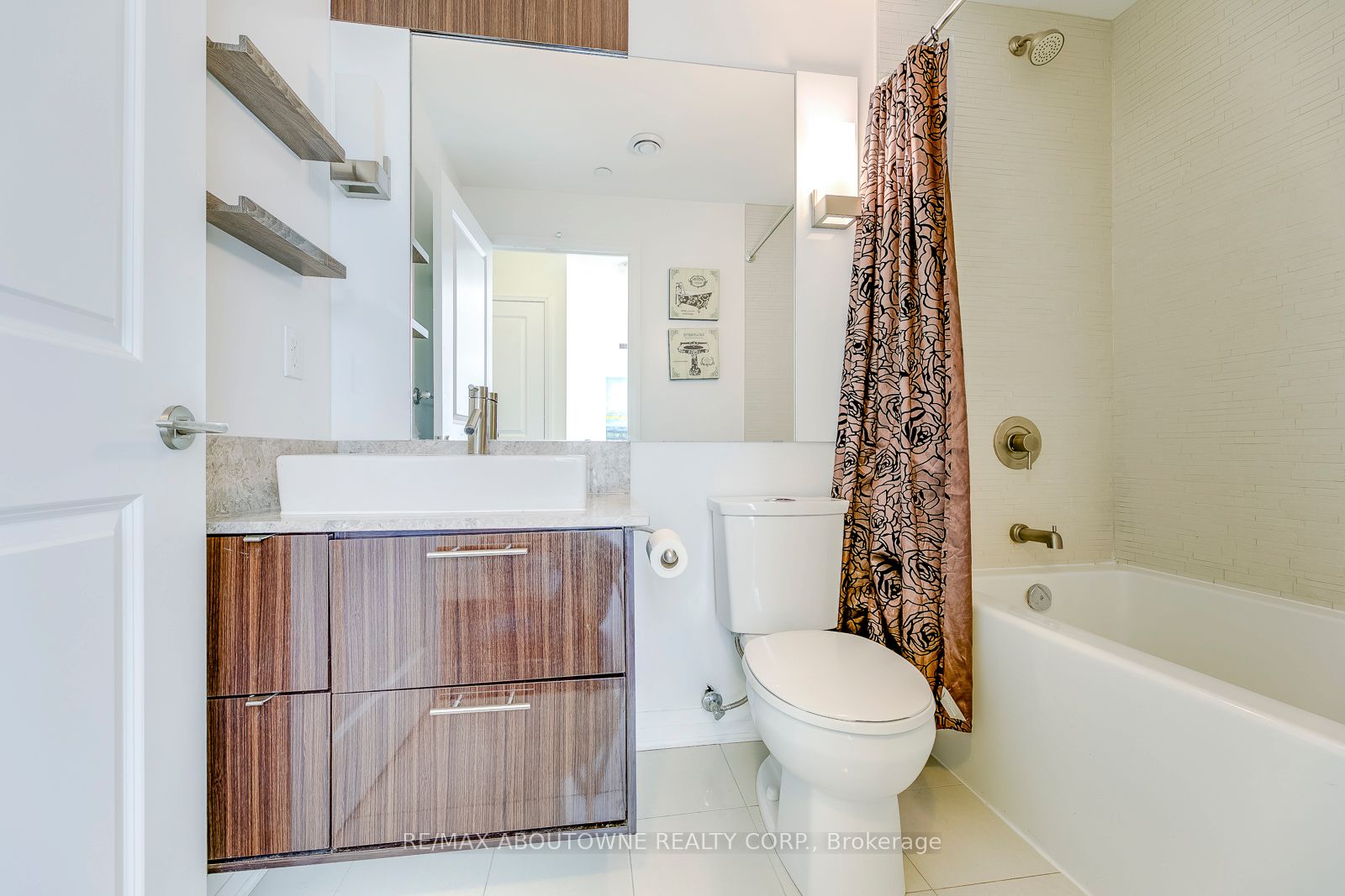 08 – 8 Mercer Street, Toronto C01 ‣ C12480820 08 – 8 Mercer Street, Toronto C01 ‣ C12480820