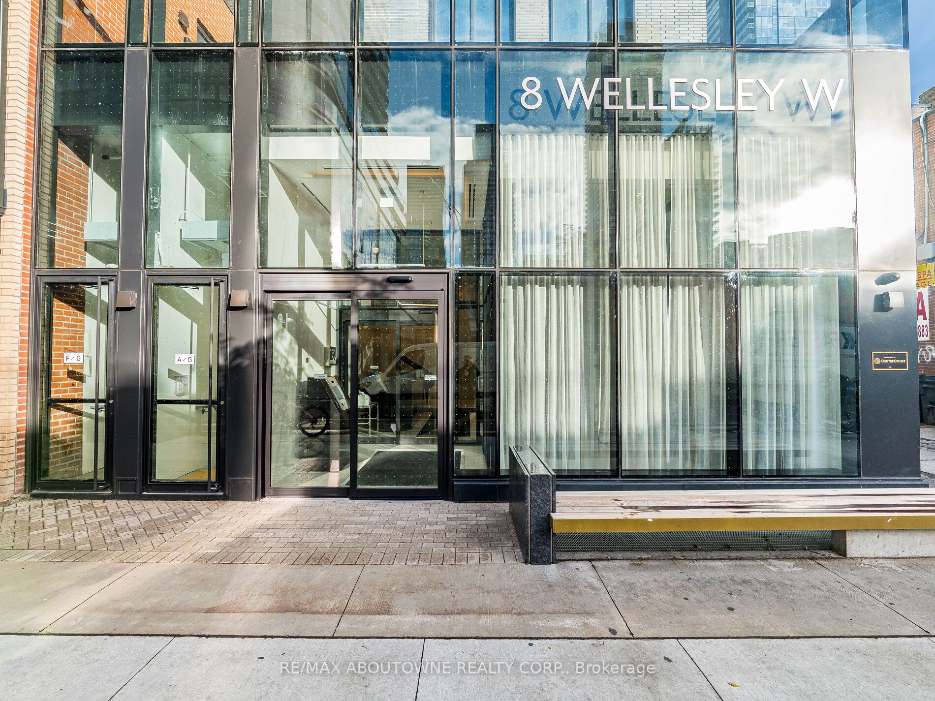 16 – 8 Wellesley Street, Toronto C01 ‣ C12486232 16 – 8 Wellesley Street, Toronto C01 ‣ C12486232
