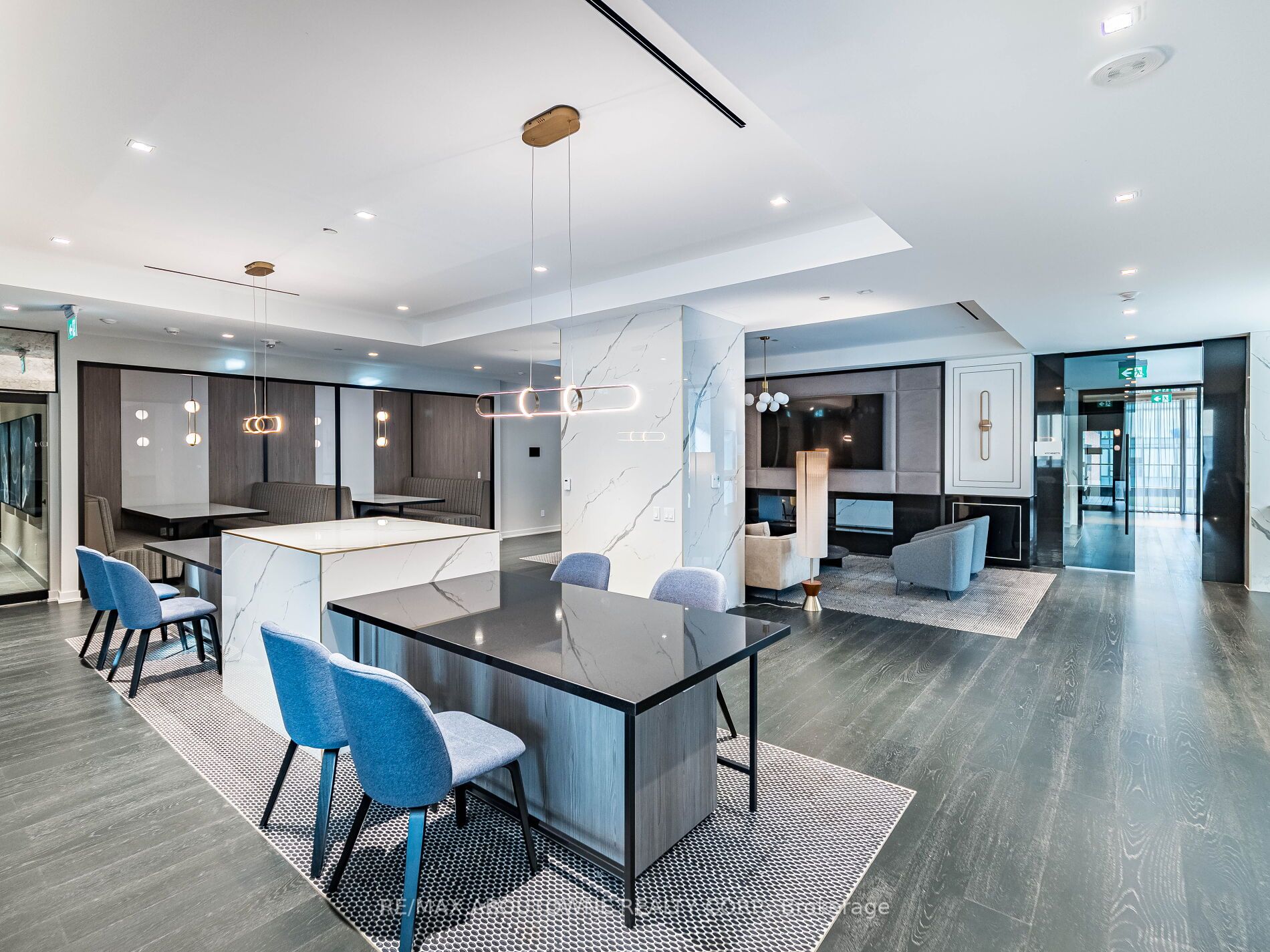 16 – 8 Wellesley Street, Toronto C01 ‣ C12486232 16 – 8 Wellesley Street, Toronto C01 ‣ C12486232