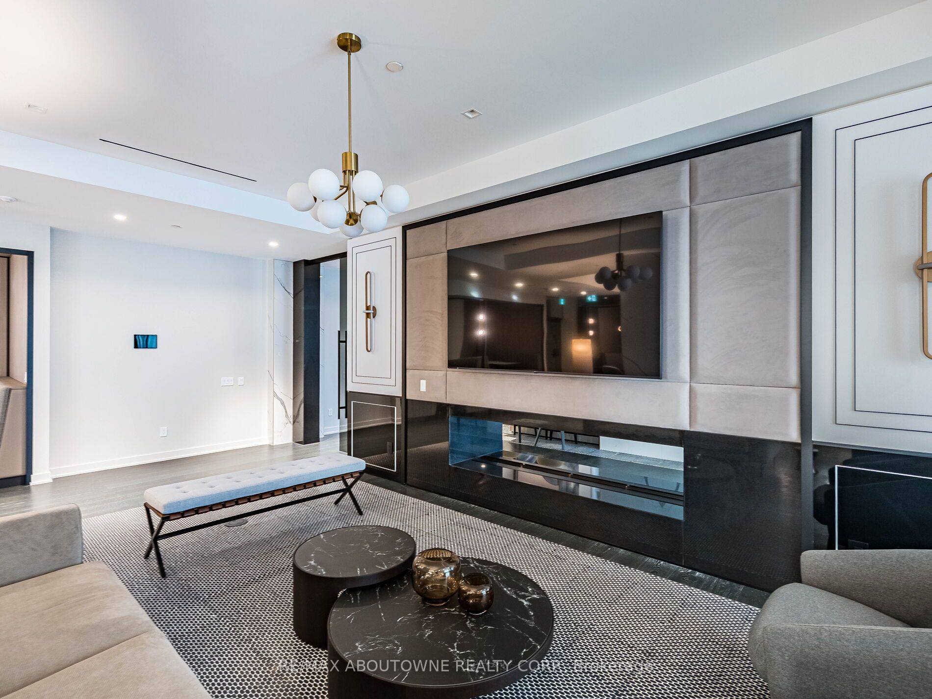 16 – 8 Wellesley Street, Toronto C01 ‣ C12486232 16 – 8 Wellesley Street, Toronto C01 ‣ C12486232