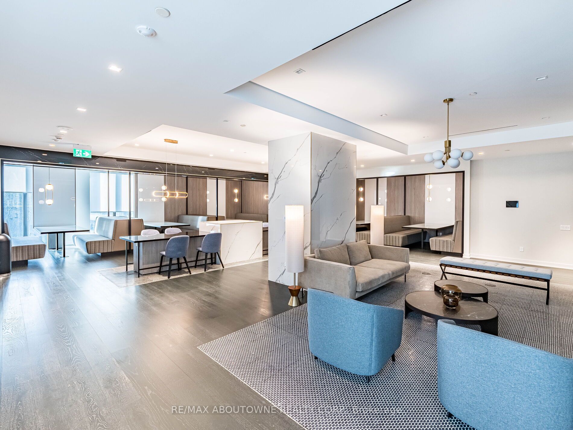 16 – 8 Wellesley Street, Toronto C01 ‣ C12486232 16 – 8 Wellesley Street, Toronto C01 ‣ C12486232