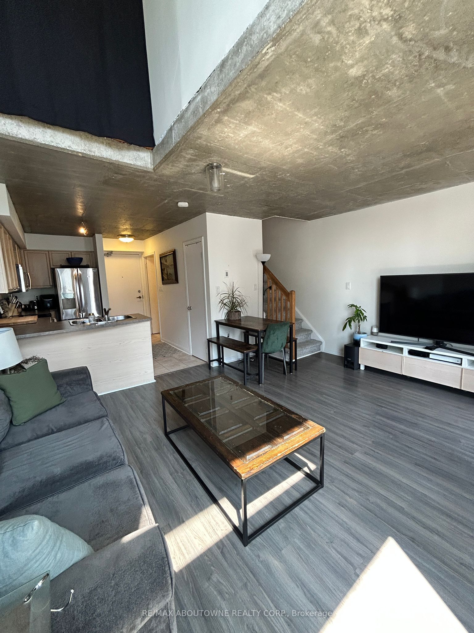 5 – 1029 King Street, Toronto C01