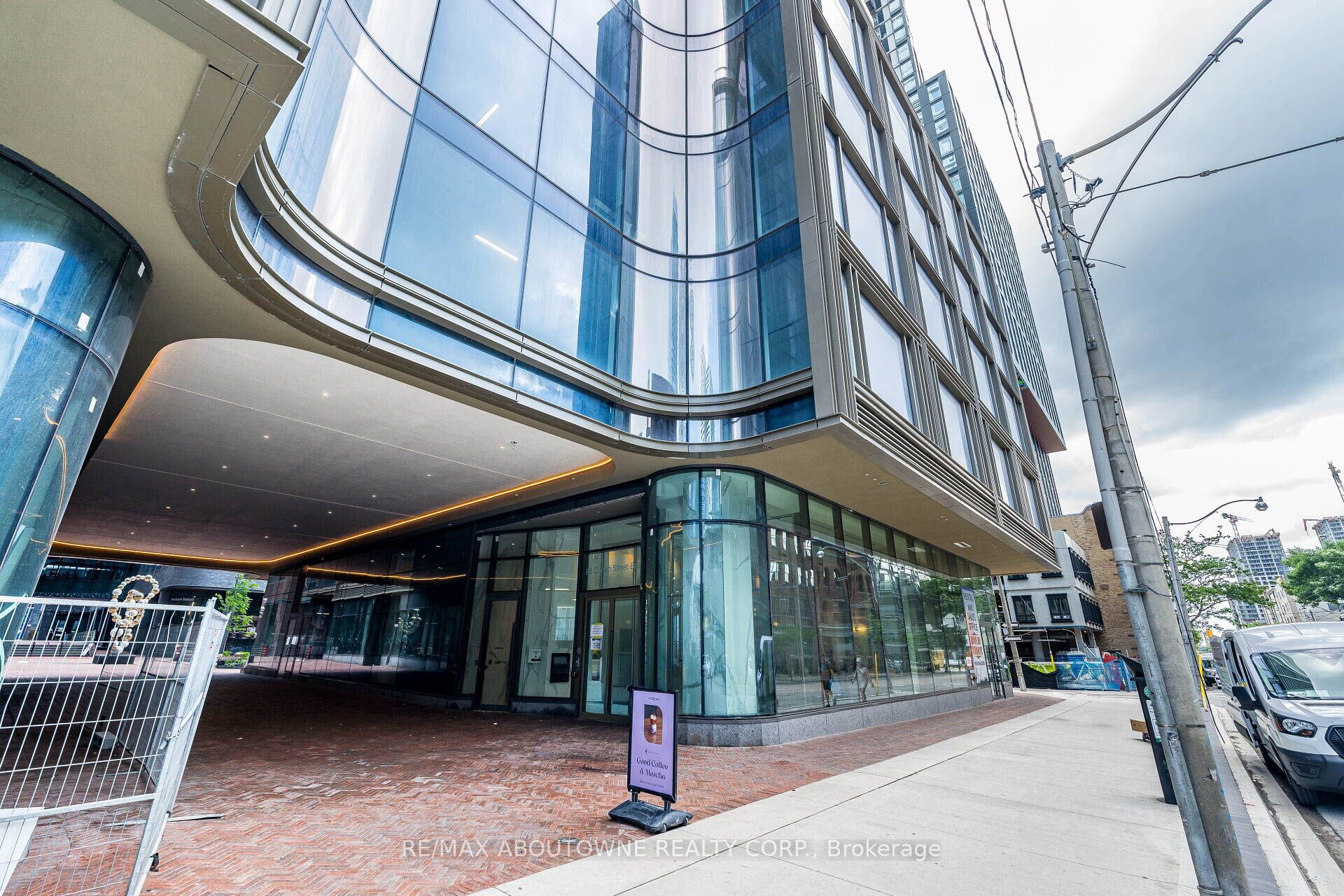 7 – 88 Queen Street, Toronto C08 ‣ C12517160 7 – 88 Queen Street, Toronto C08 ‣ C12517160