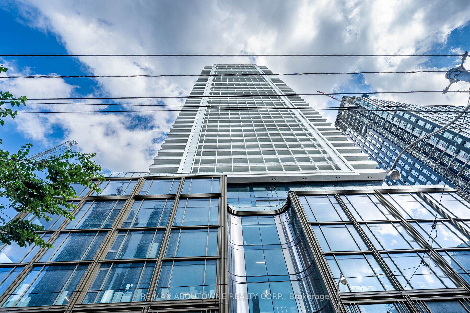 7 – 88 Queen Street, Toronto C08 ‣ C12517160 7 – 88 Queen Street, Toronto C08 ‣ C12517160