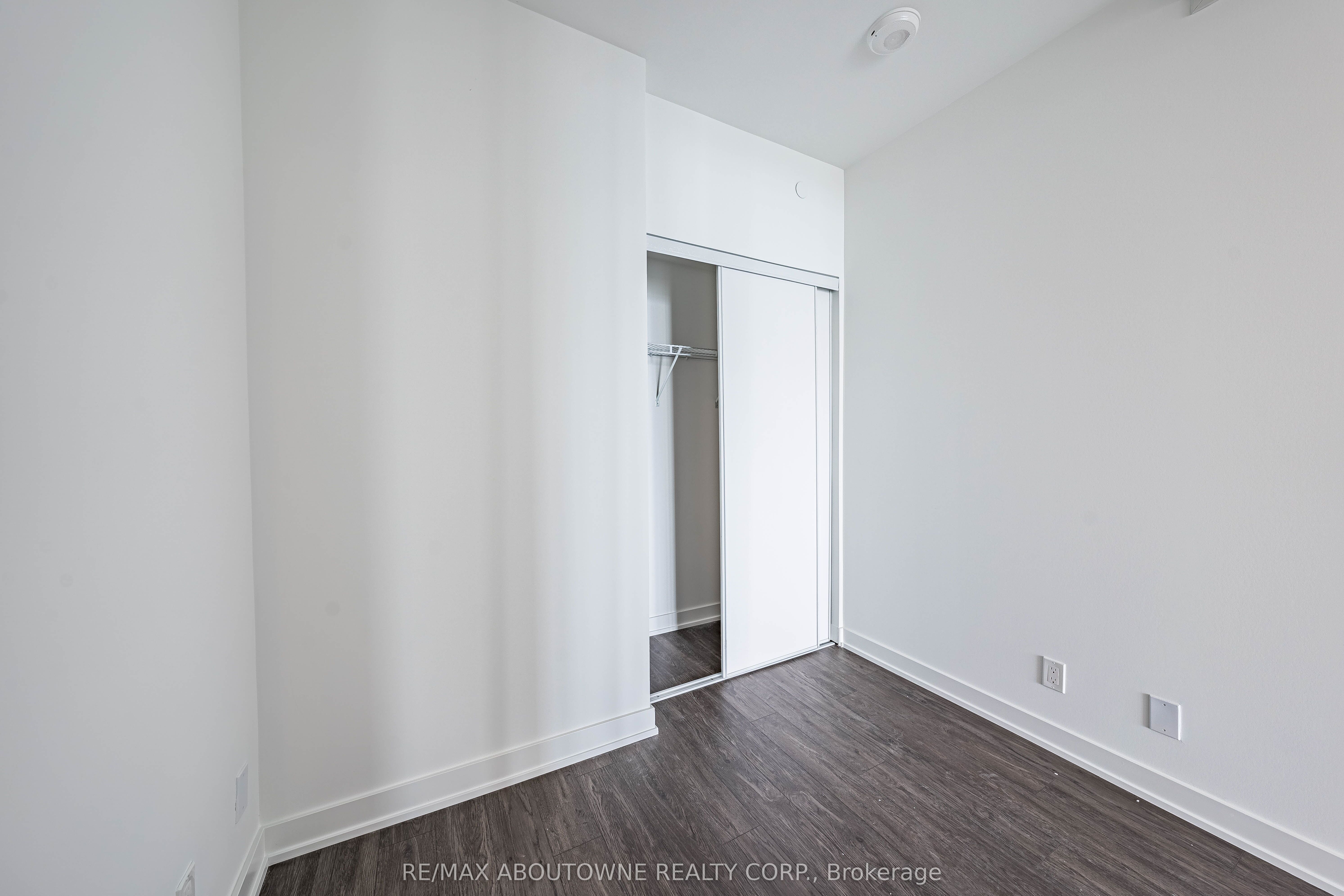 7 – 88 Queen Street, Toronto C08 ‣ C12517160 7 – 88 Queen Street, Toronto C08 ‣ C12517160