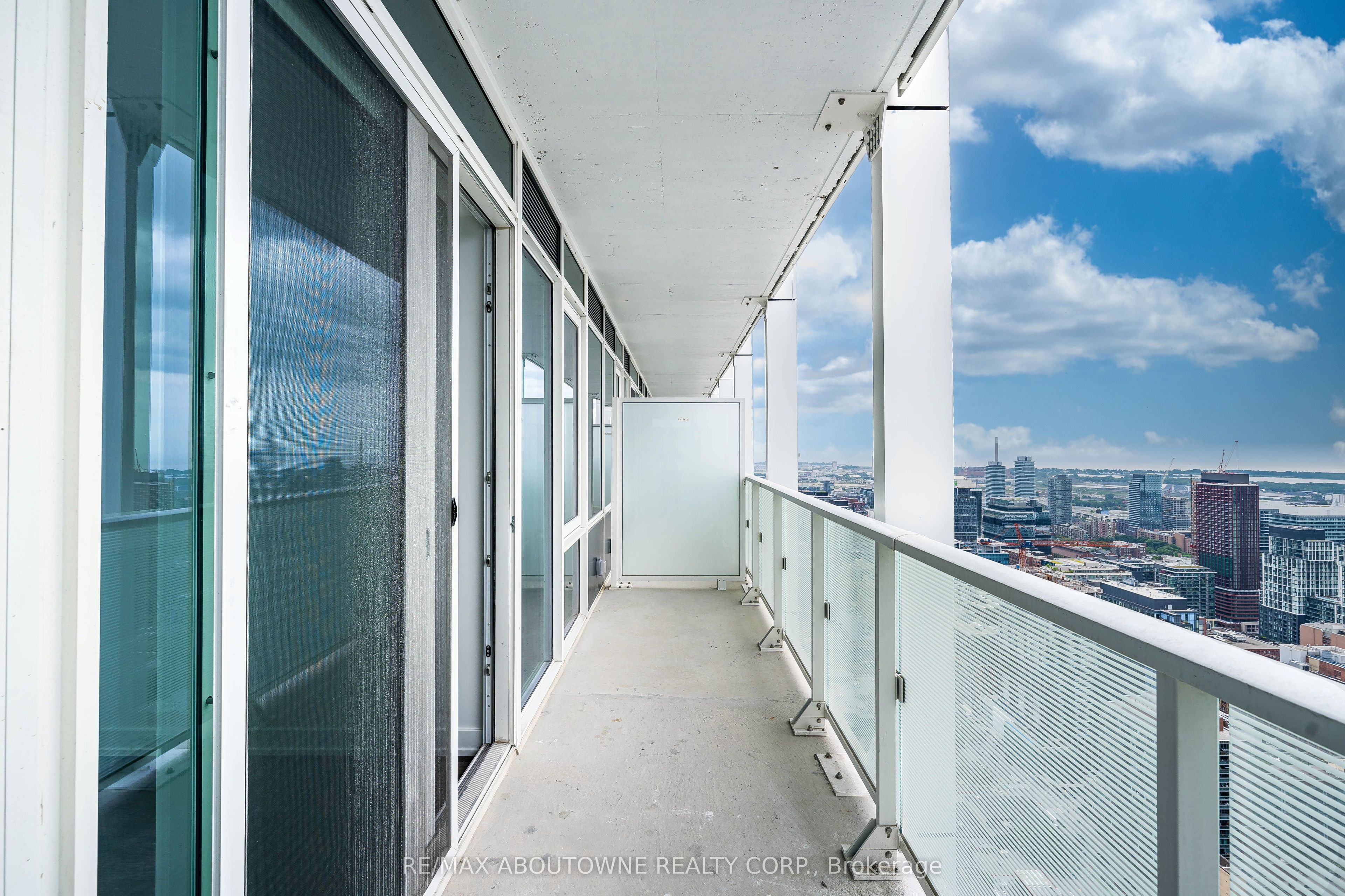 7 – 88 Queen Street, Toronto C08 ‣ C12517160 7 – 88 Queen Street, Toronto C08 ‣ C12517160