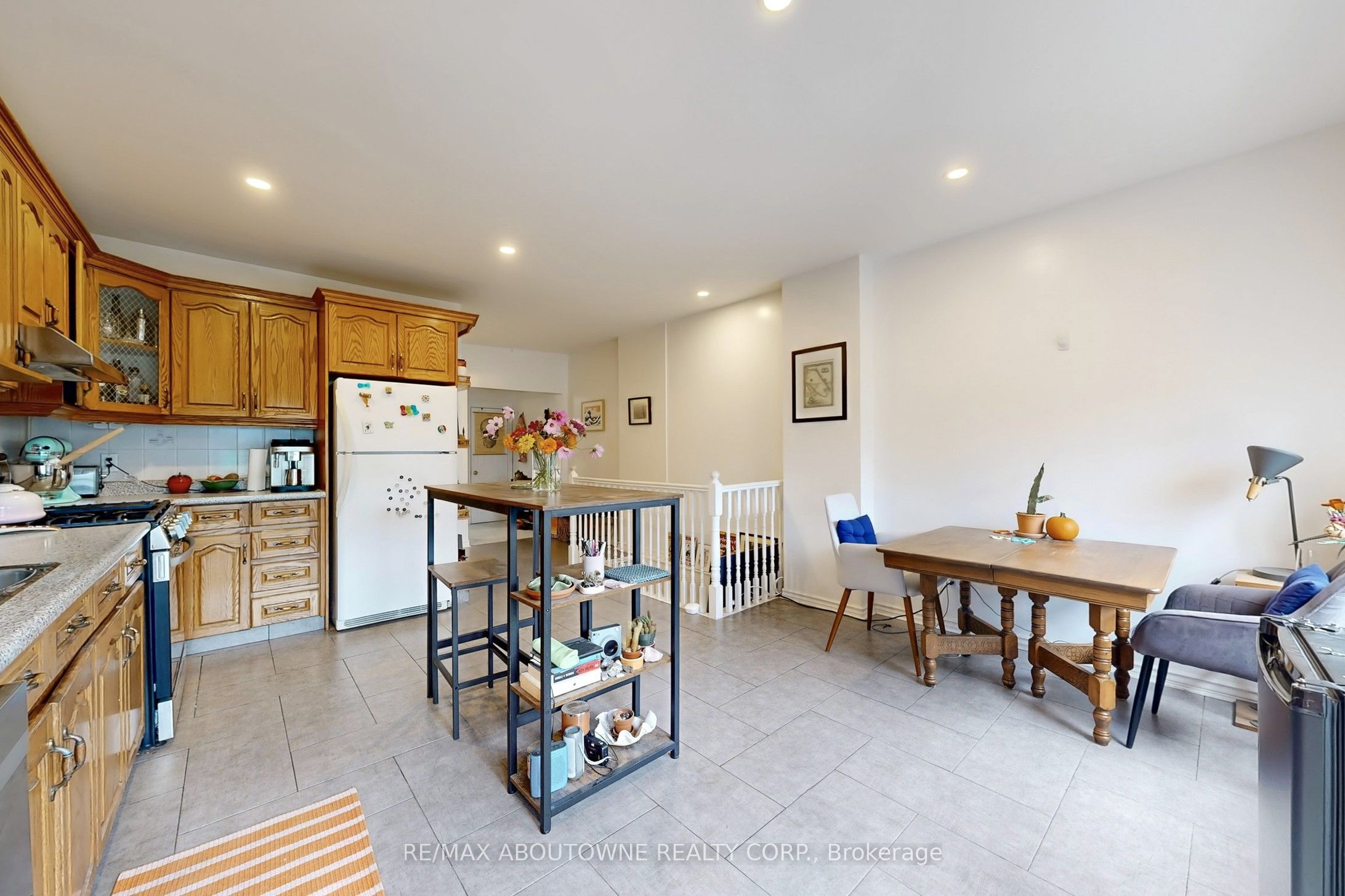 515 Ossington Avenue, Toronto C01 ‣ C12593278 515 Ossington Avenue, Toronto C01 ‣ C12593278