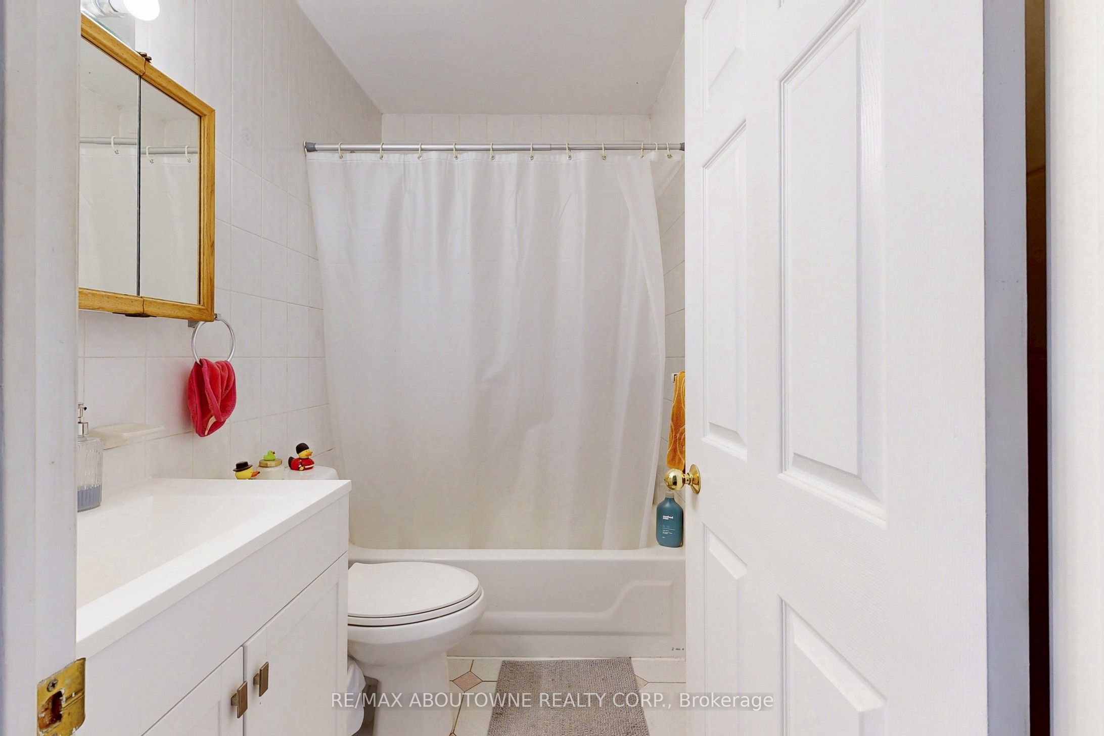 515 Ossington Avenue, Toronto C01 ‣ C12593278 515 Ossington Avenue, Toronto C01 ‣ C12593278