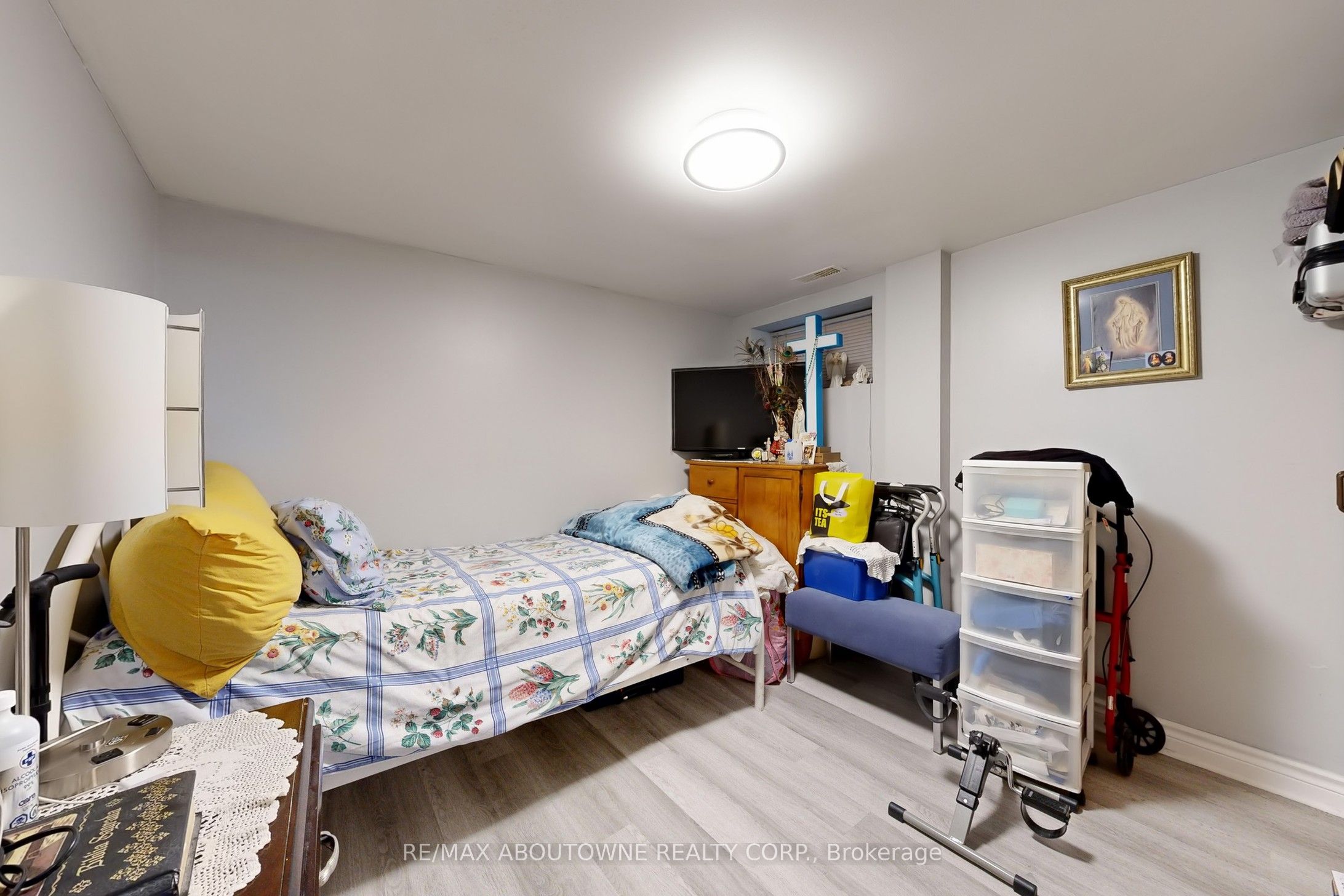 515 Ossington Avenue, Toronto C01 ‣ C12593278 515 Ossington Avenue, Toronto C01 ‣ C12593278