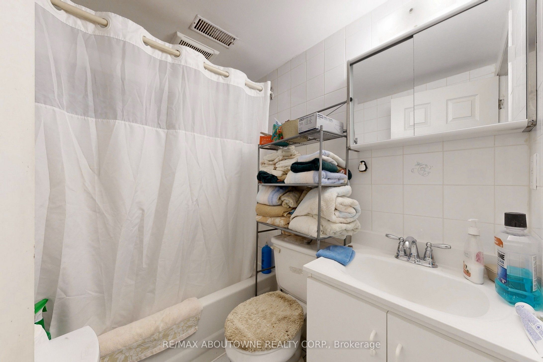 515 Ossington Avenue, Toronto C01 ‣ C12593278 515 Ossington Avenue, Toronto C01 ‣ C12593278