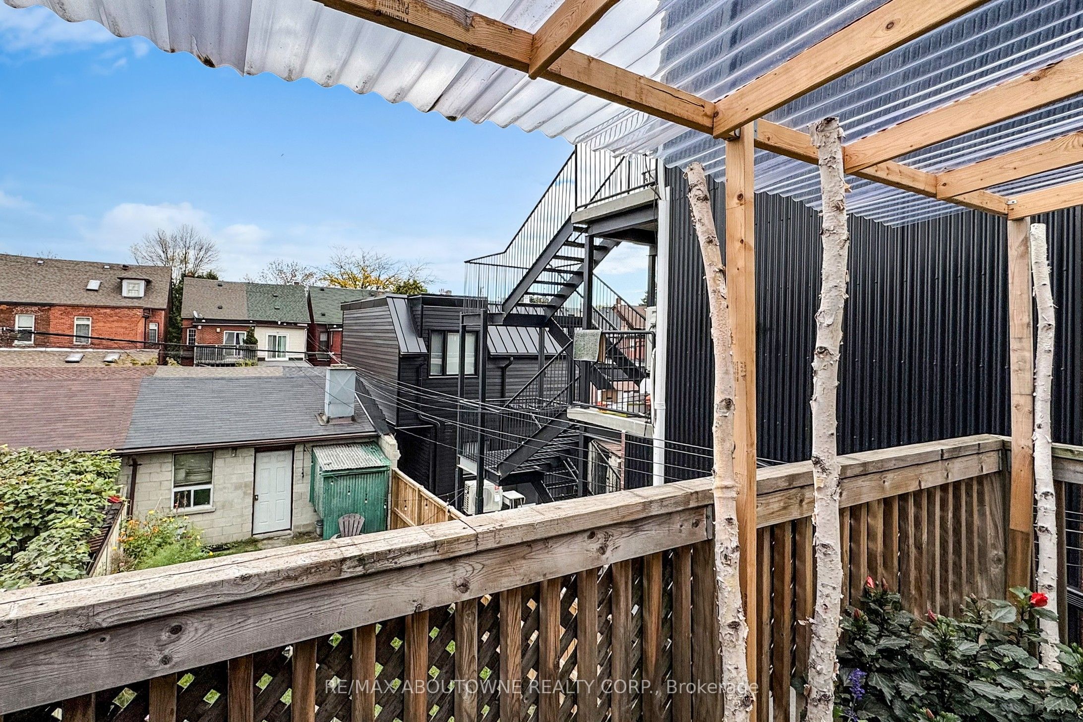 515 Ossington Avenue, Toronto C01 ‣ C12593278 515 Ossington Avenue, Toronto C01 ‣ C12593278