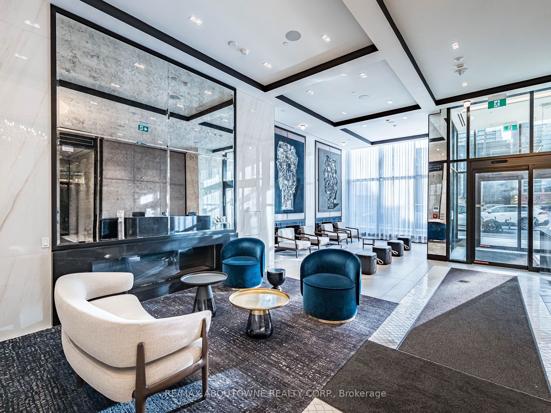 16 – 8 Wellesley Street, Toronto C01 ‣ C12616264 16 – 8 Wellesley Street, Toronto C01 ‣ C12616264