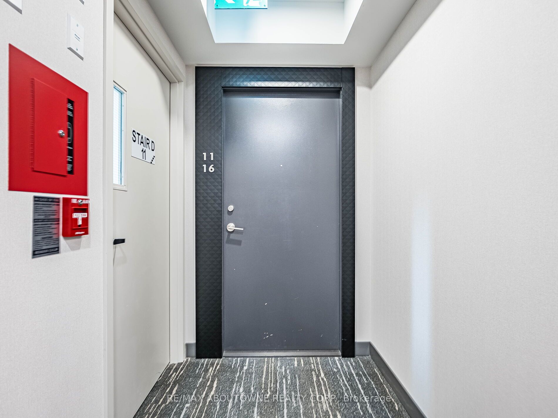 16 – 8 Wellesley Street, Toronto C01 ‣ C12616264 16 – 8 Wellesley Street, Toronto C01 ‣ C12616264