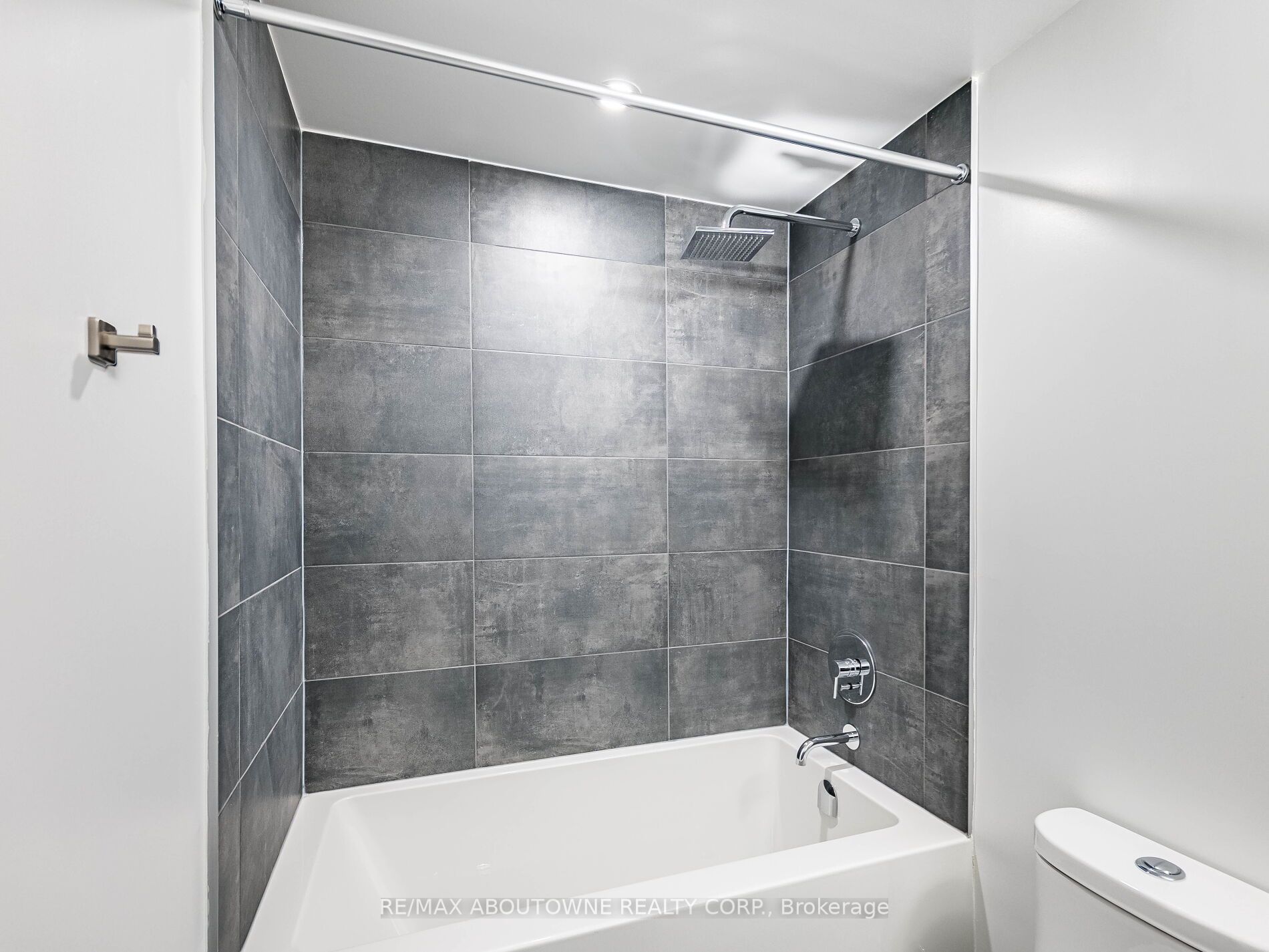 16 – 8 Wellesley Street, Toronto C01 ‣ C12616264 16 – 8 Wellesley Street, Toronto C01 ‣ C12616264