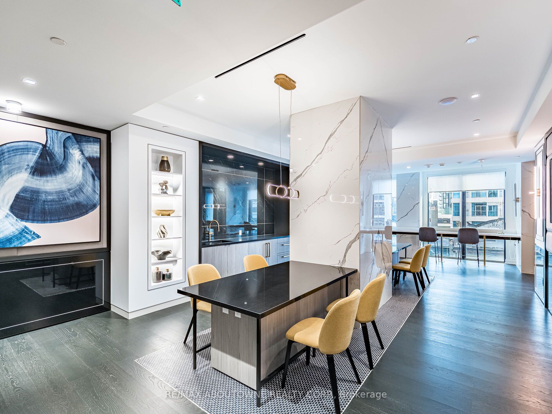 16 – 8 Wellesley Street, Toronto C01 ‣ C12616264 16 – 8 Wellesley Street, Toronto C01 ‣ C12616264