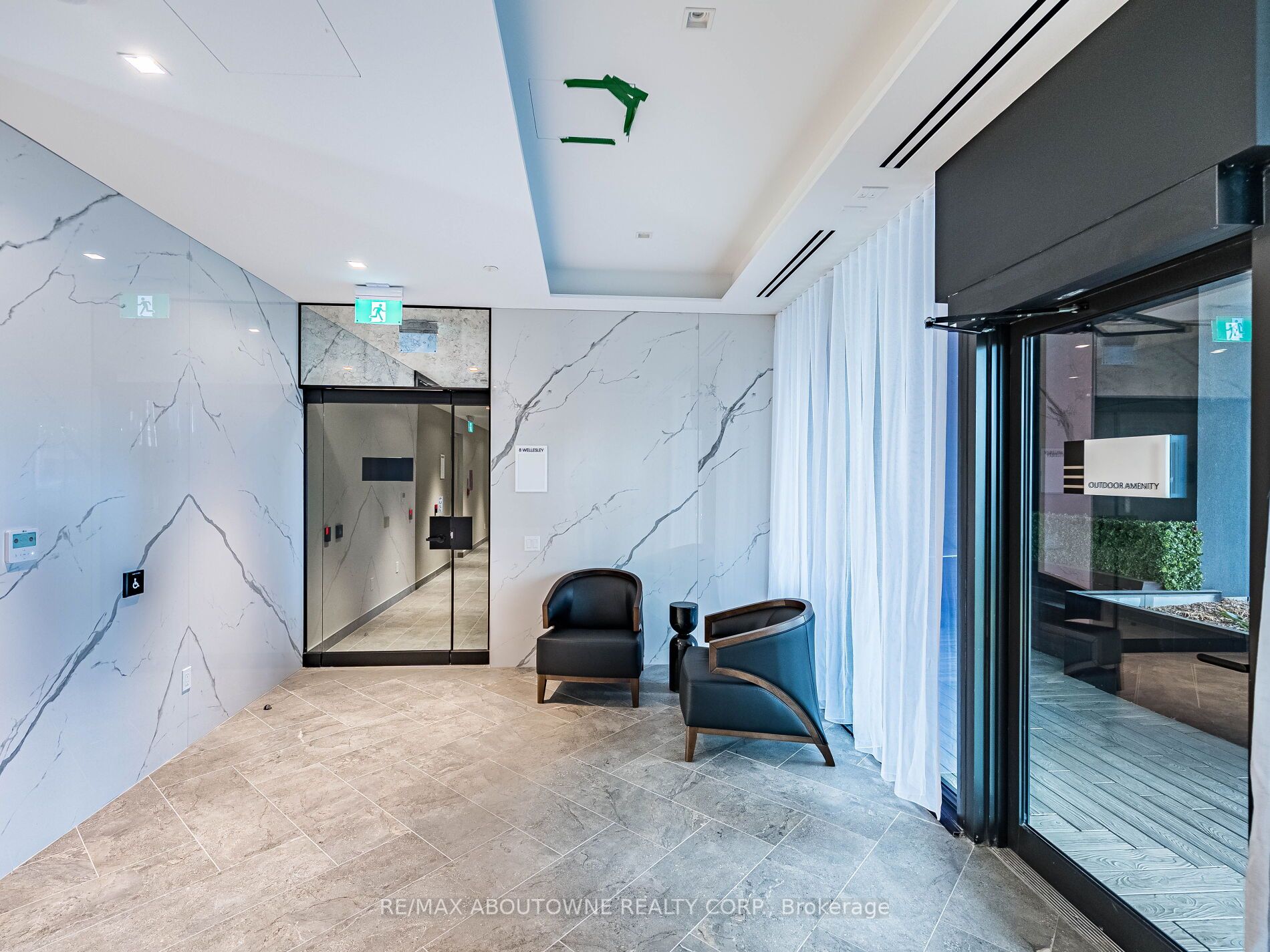 16 – 8 Wellesley Street, Toronto C01 ‣ C12616264 16 – 8 Wellesley Street, Toronto C01 ‣ C12616264