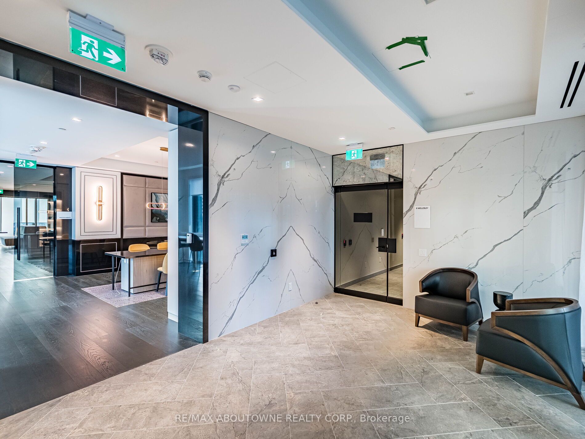 16 – 8 Wellesley Street, Toronto C01 ‣ C12616264 16 – 8 Wellesley Street, Toronto C01 ‣ C12616264