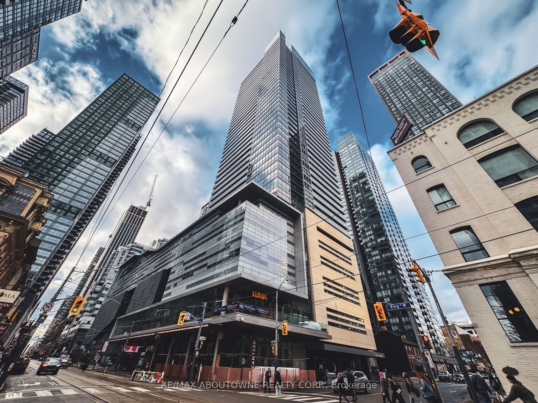 12 – 80 John Street, Toronto C01