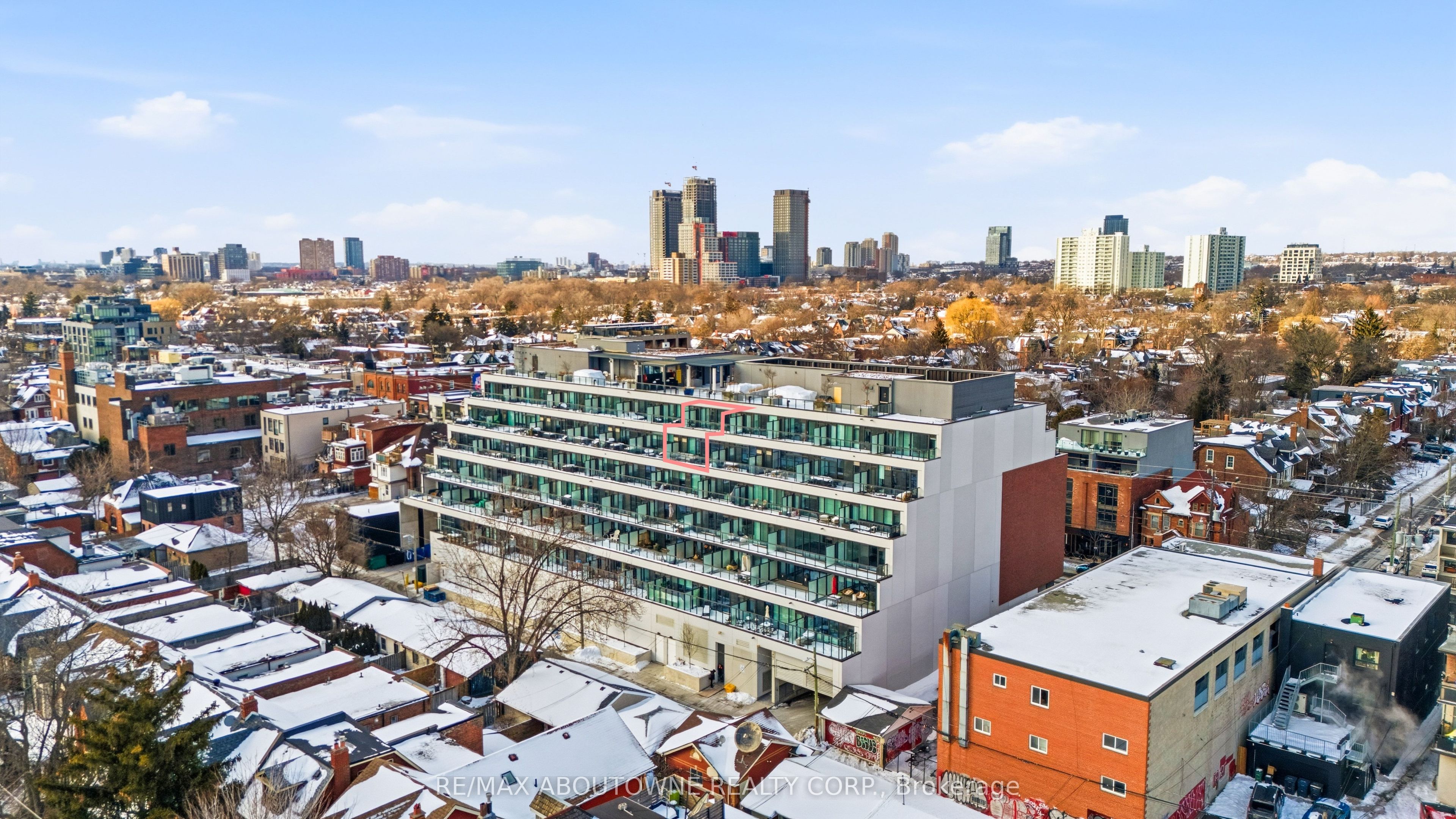 19 – 899 College Street, Toronto C01 ‣ C12720896 19 – 899 College Street, Toronto C01 ‣ C12720896