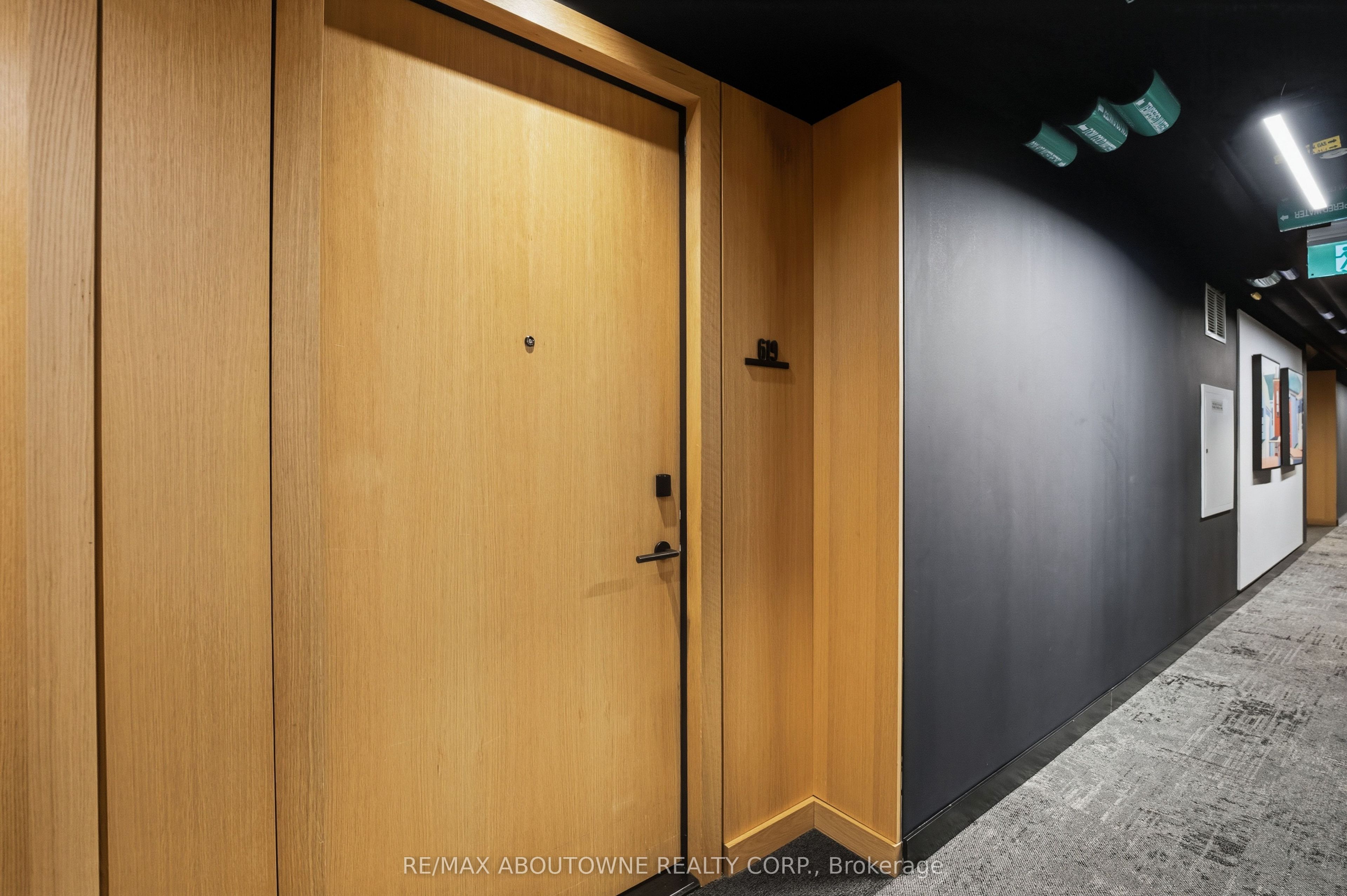 19 – 899 College Street, Toronto C01 ‣ C12720896 19 – 899 College Street, Toronto C01 ‣ C12720896