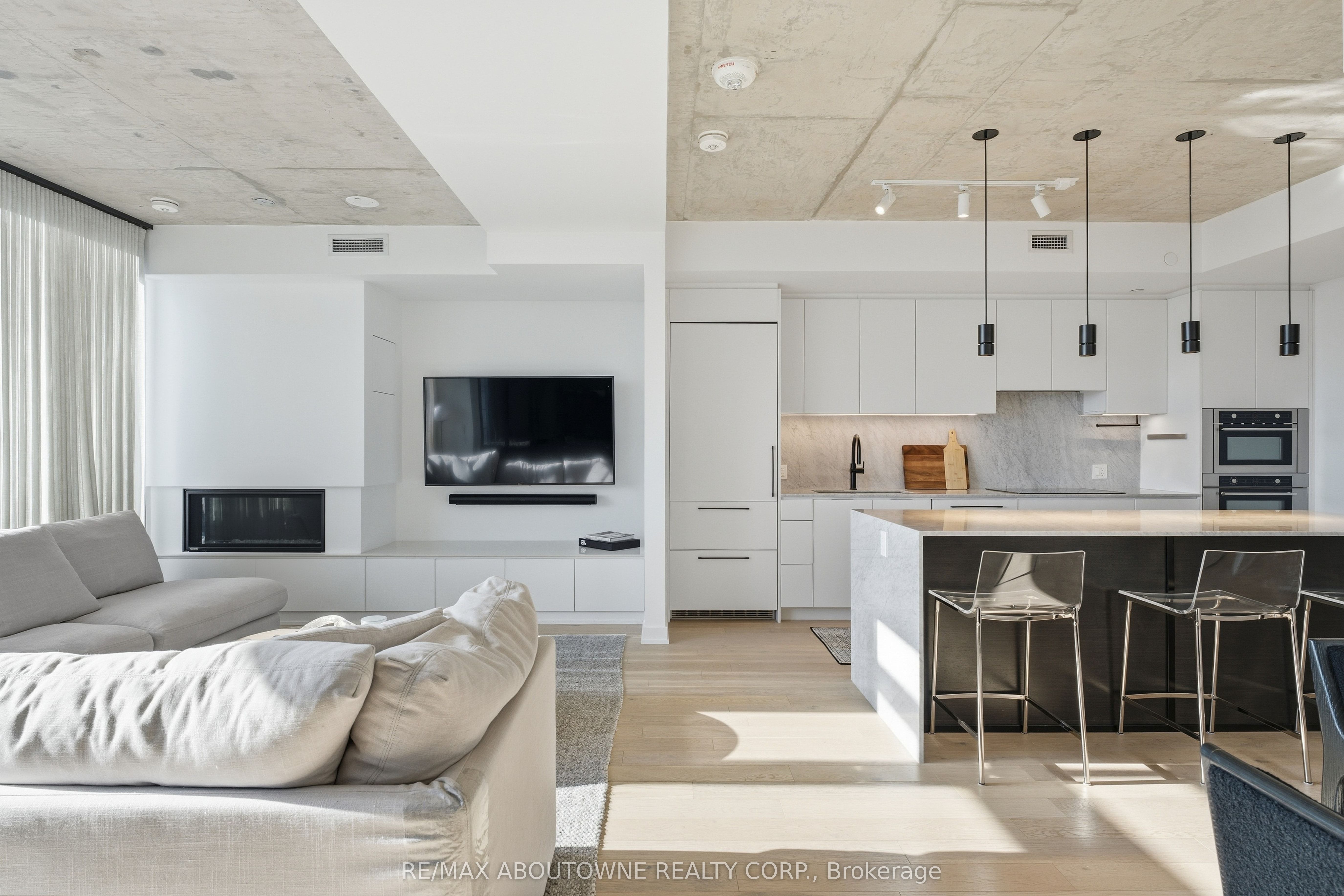 19 – 899 College Street, Toronto C01 ‣ C12720896 19 – 899 College Street, Toronto C01 ‣ C12720896