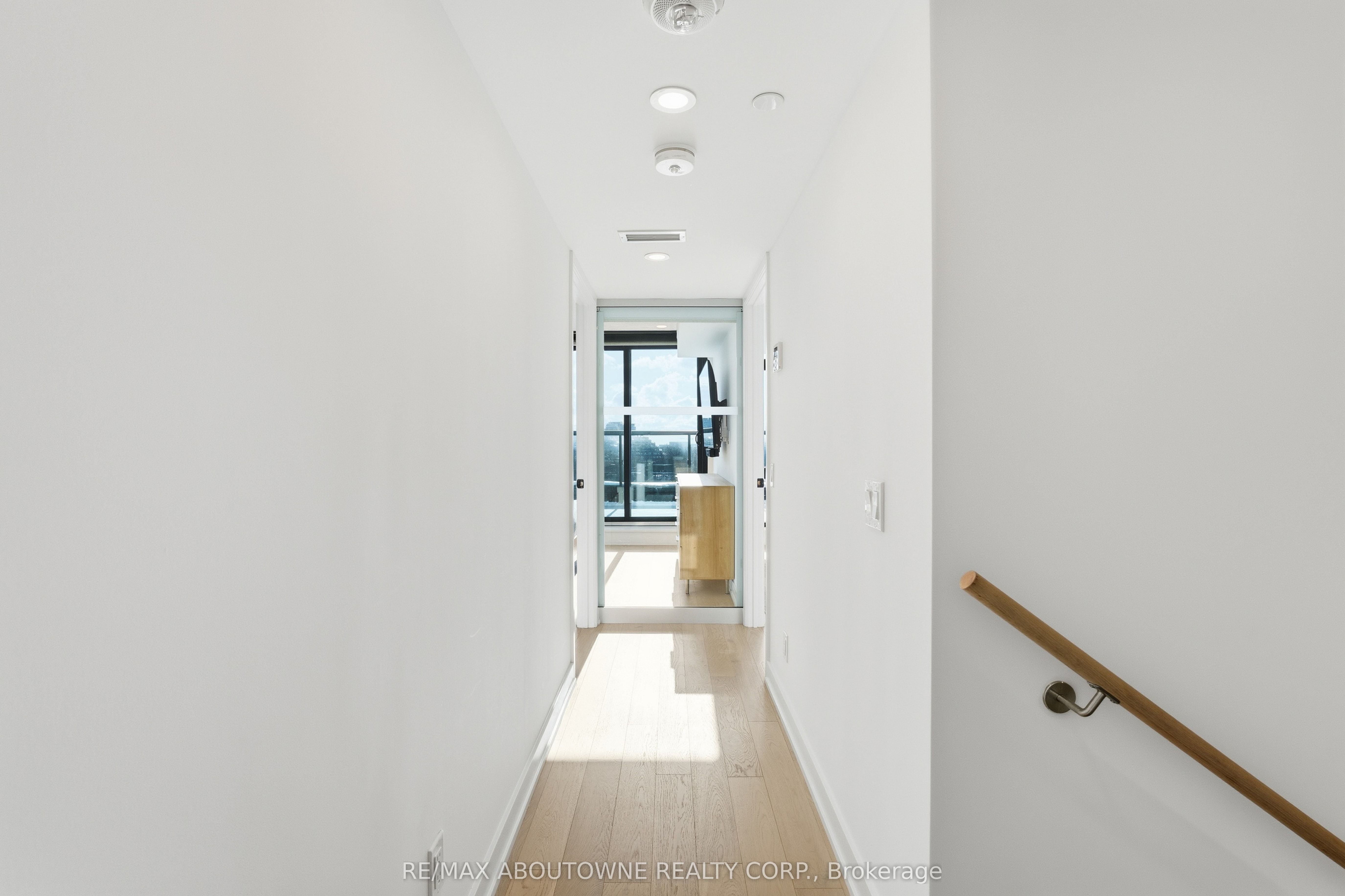 19 – 899 College Street, Toronto C01 ‣ C12720896 19 – 899 College Street, Toronto C01 ‣ C12720896