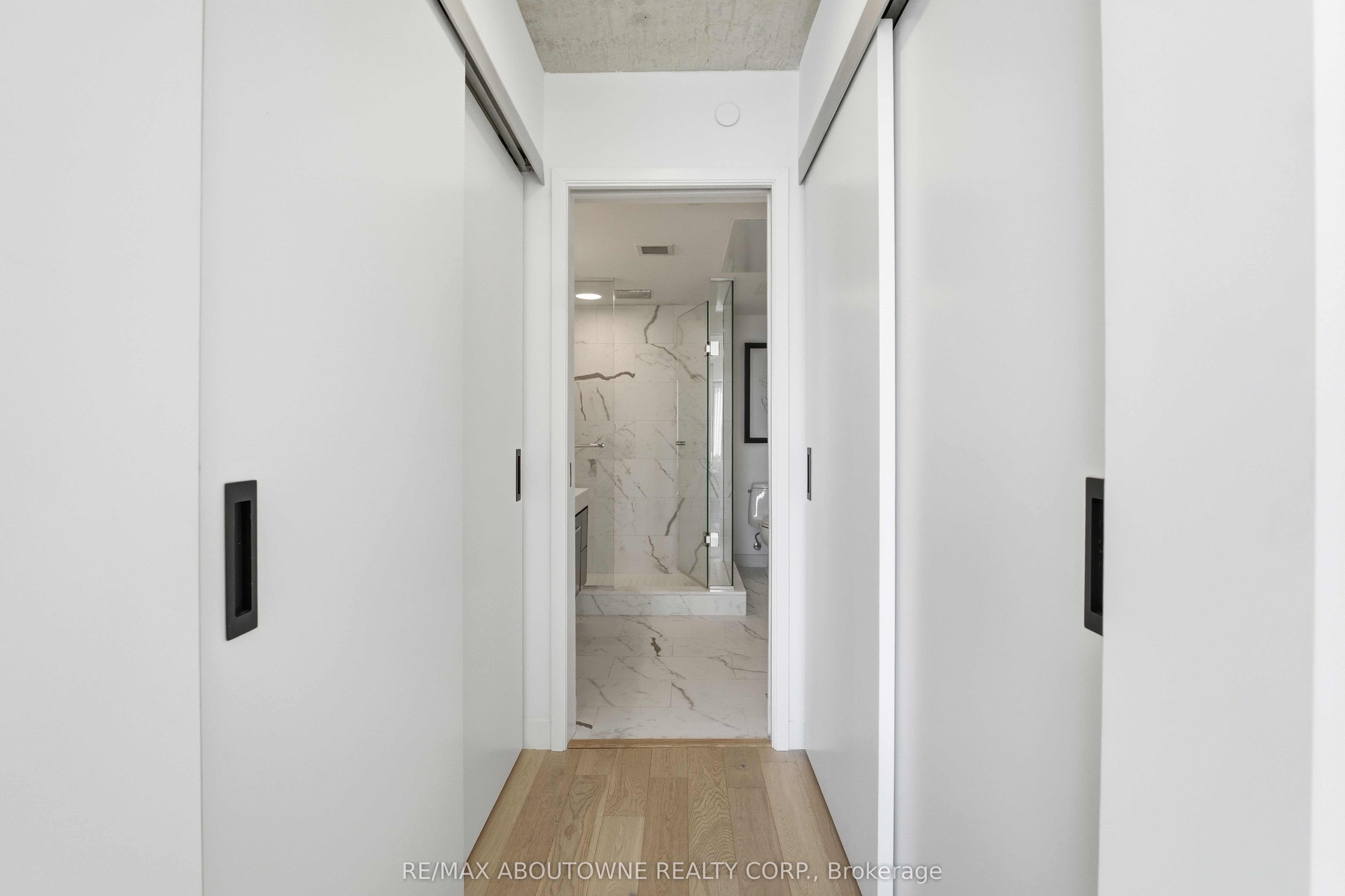 19 – 899 College Street, Toronto C01 ‣ C12720896 19 – 899 College Street, Toronto C01 ‣ C12720896