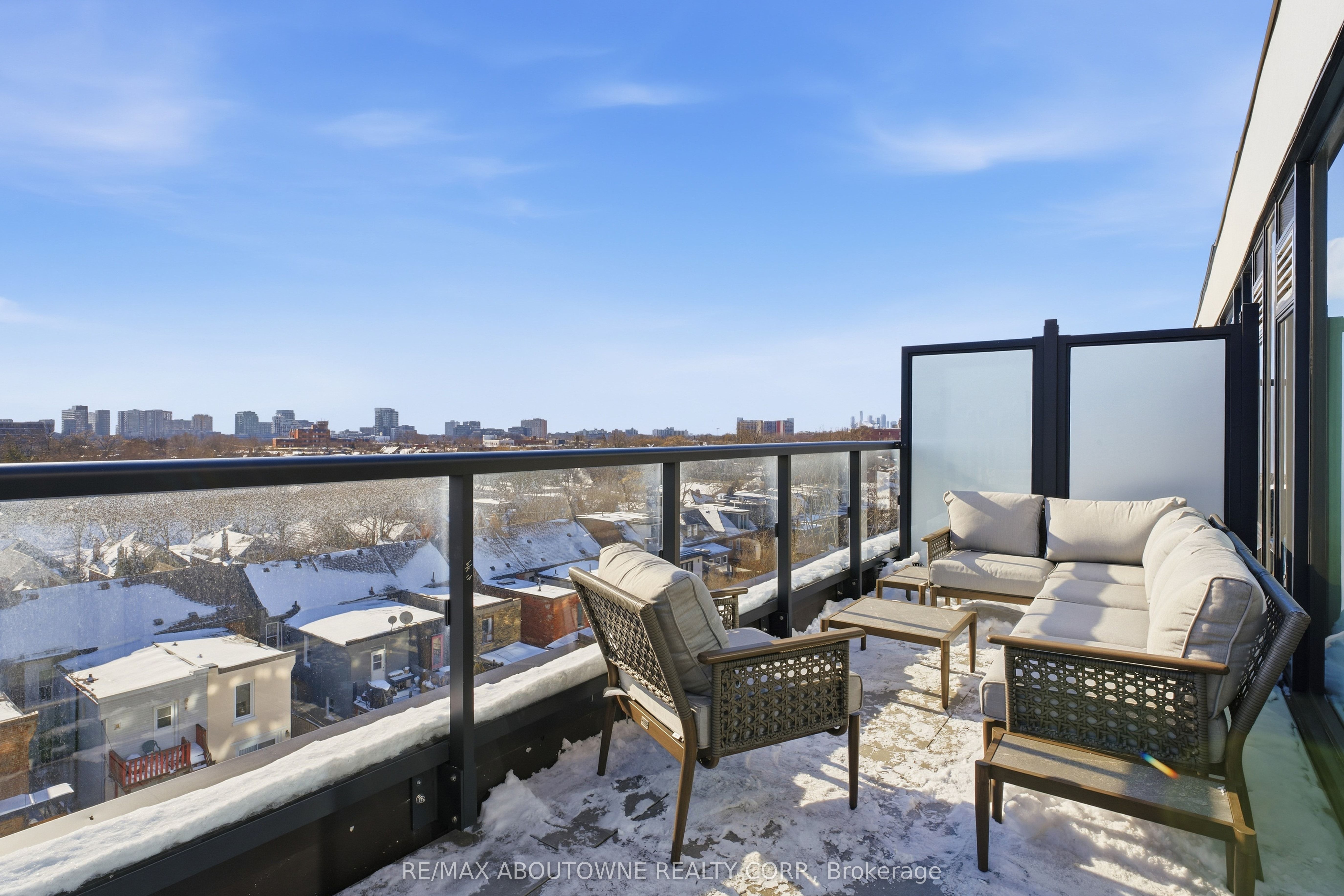 19 – 899 College Street, Toronto C01 ‣ C12720896 19 – 899 College Street, Toronto C01 ‣ C12720896