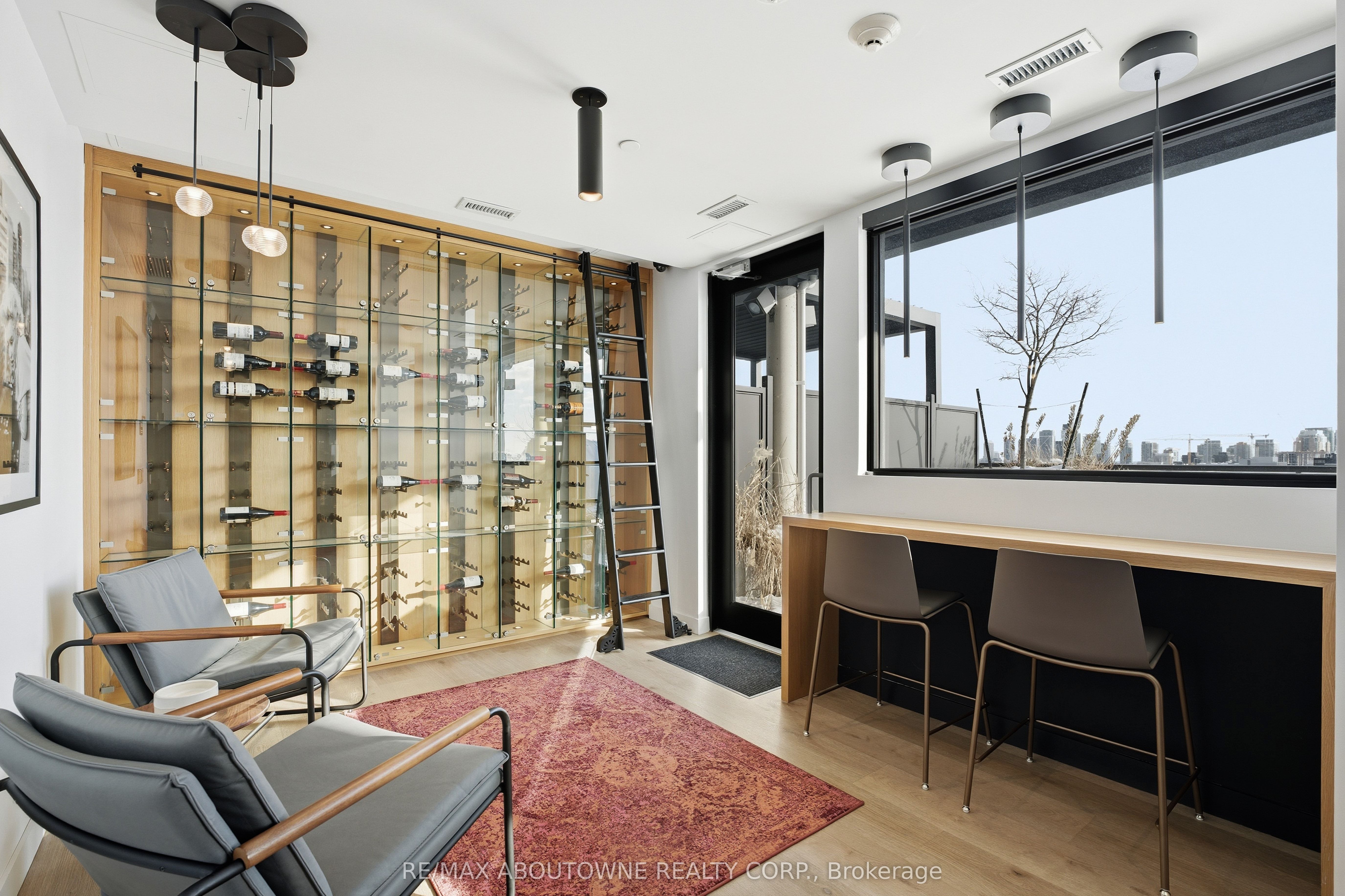 19 – 899 College Street, Toronto C01 ‣ C12720896 19 – 899 College Street, Toronto C01 ‣ C12720896