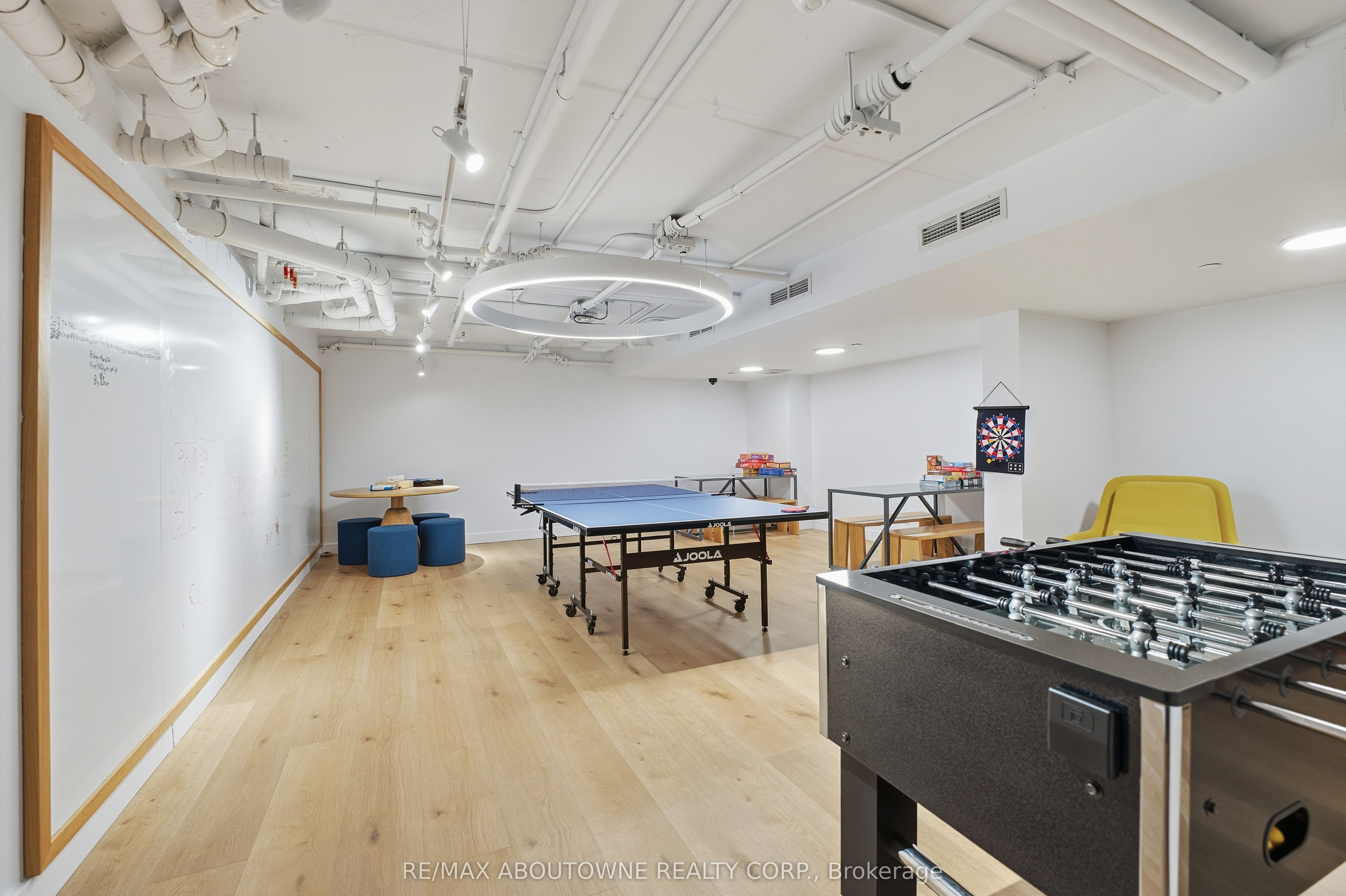 19 – 899 College Street, Toronto C01 ‣ C12720896 19 – 899 College Street, Toronto C01 ‣ C12720896