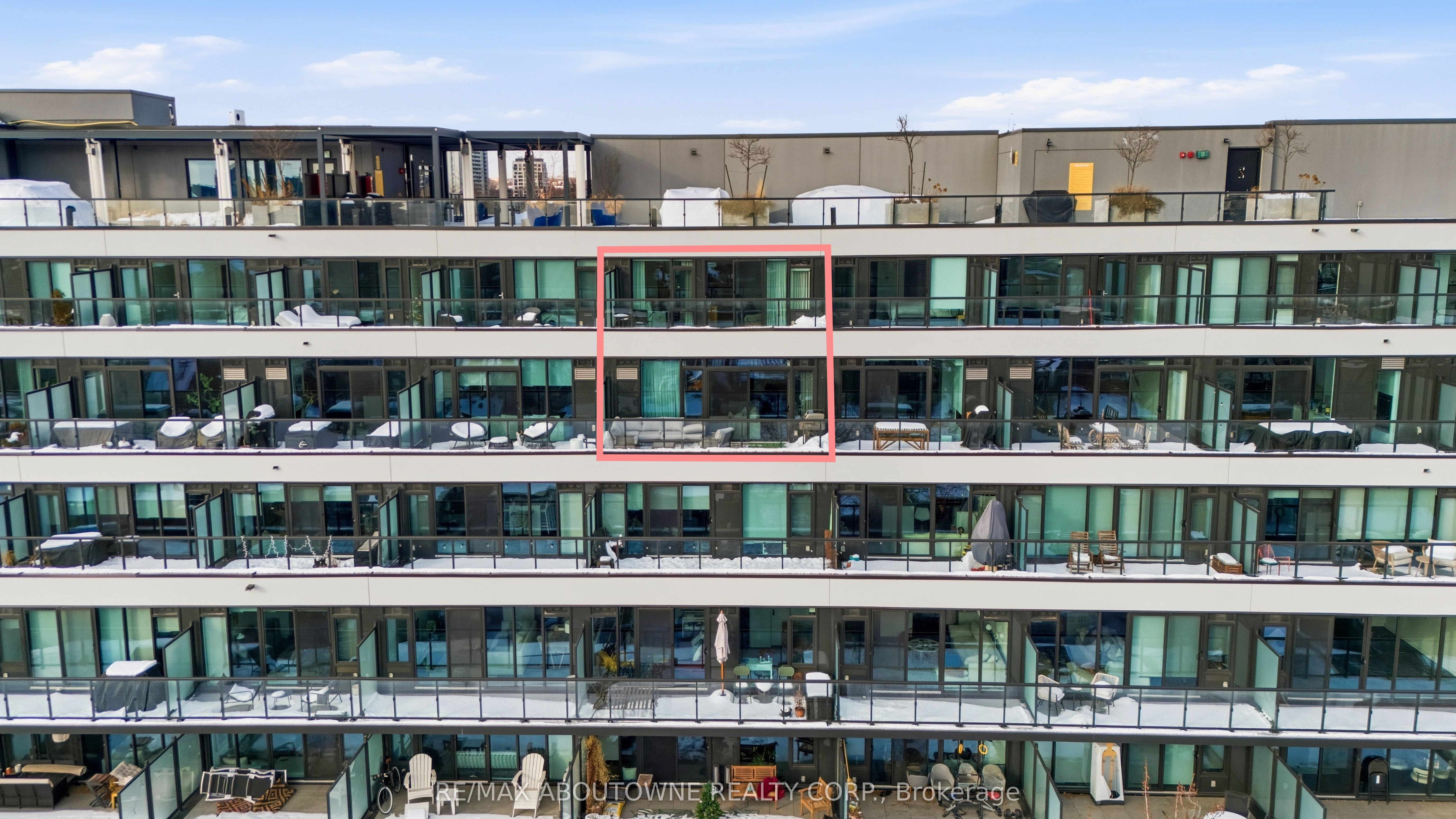 19 – 899 College Street, Toronto C01 ‣ C12720896 19 – 899 College Street, Toronto C01 ‣ C12720896