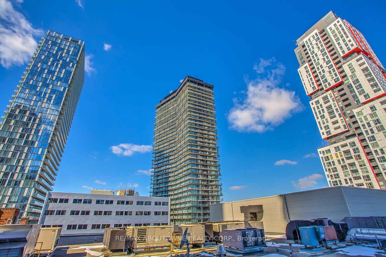 2 – 290 Adelaide Street, Toronto C01