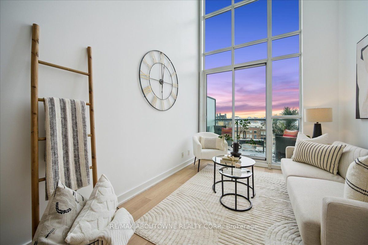 717 – 5 Hanna Avenue, Toronto C01 ‣ C12822056 717 – 5 Hanna Avenue, Toronto C01 ‣ C12822056