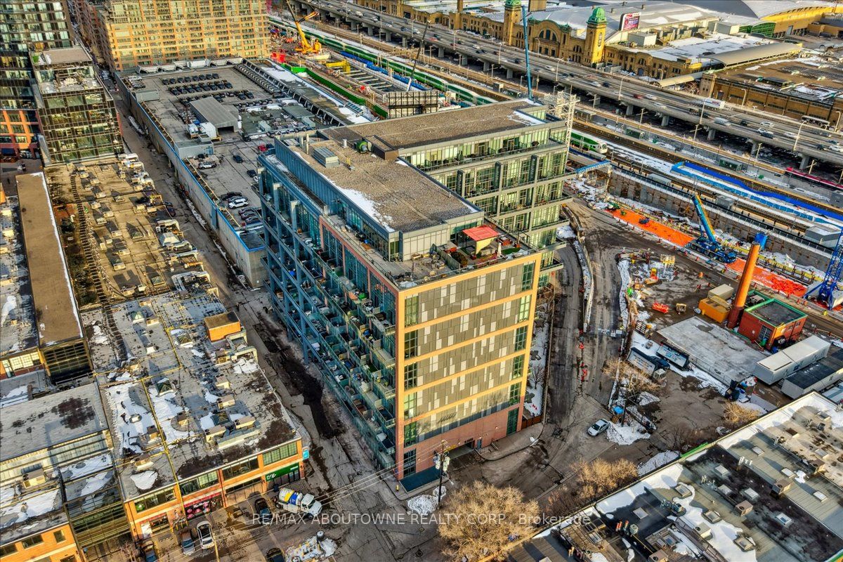 717 – 5 Hanna Avenue, Toronto C01 ‣ C12822056 717 – 5 Hanna Avenue, Toronto C01 ‣ C12822056