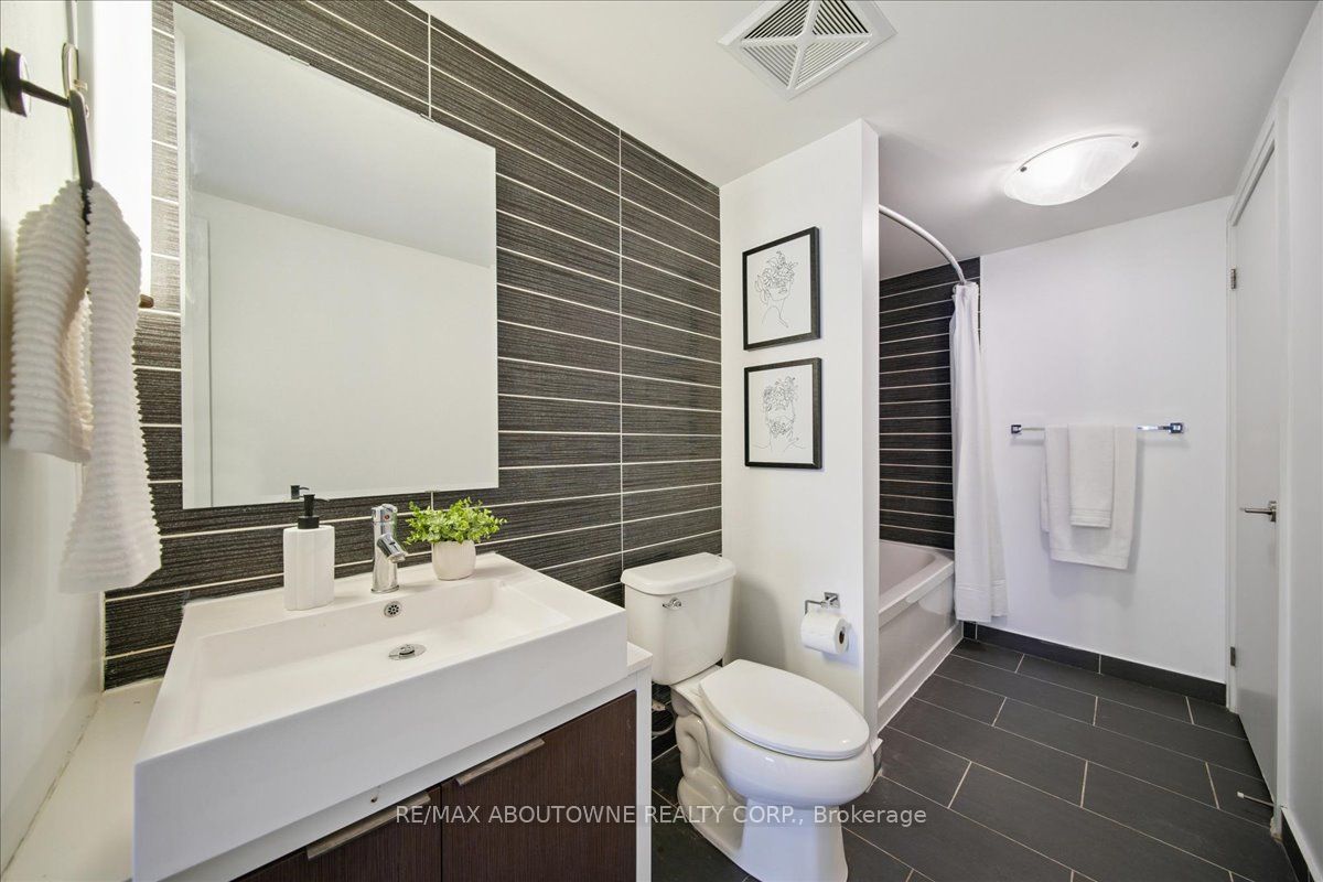 717 – 5 Hanna Avenue, Toronto C01 ‣ C12822056 717 – 5 Hanna Avenue, Toronto C01 ‣ C12822056