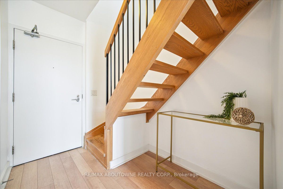 717 – 5 Hanna Avenue, Toronto C01 ‣ C12822056 717 – 5 Hanna Avenue, Toronto C01 ‣ C12822056