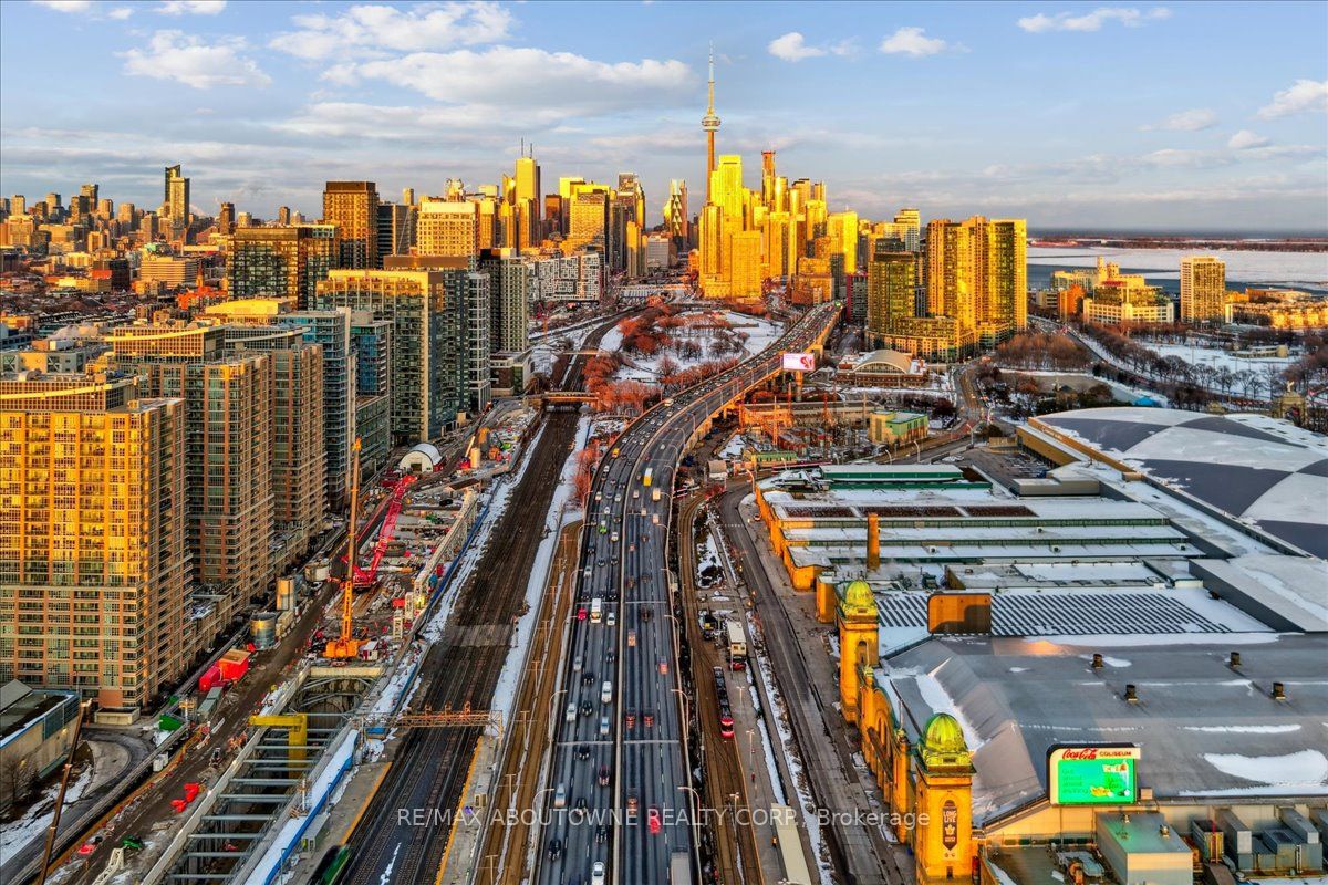 717 – 5 Hanna Avenue, Toronto C01 ‣ C12822056 717 – 5 Hanna Avenue, Toronto C01 ‣ C12822056