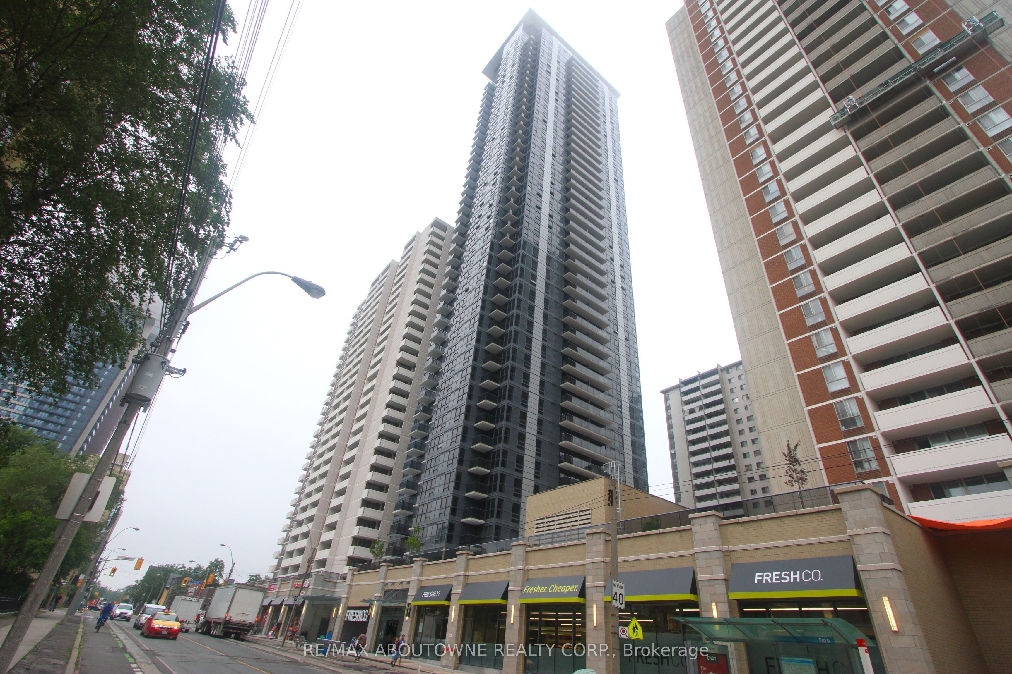 02 – 561 Sherbourne Street, Toronto C08